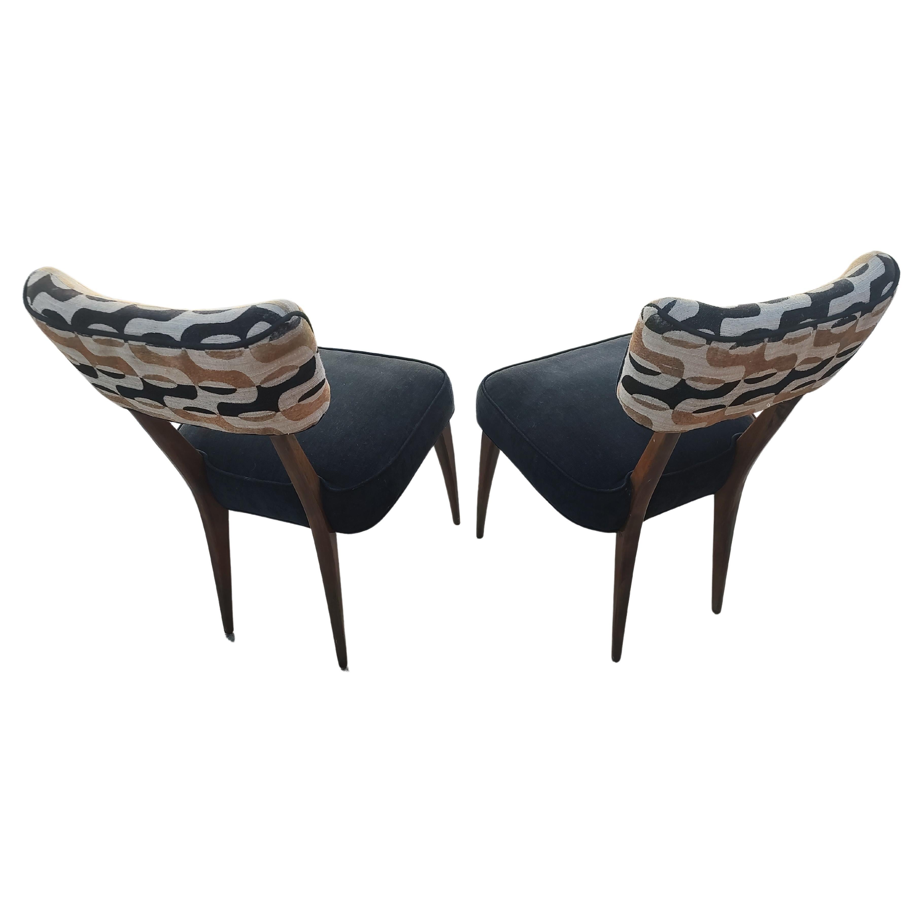 Ensemble de 8 chaises de salle à manger italiennes tapissées, sculpturales et modernes du milieu du siècle dernier  en vente 3