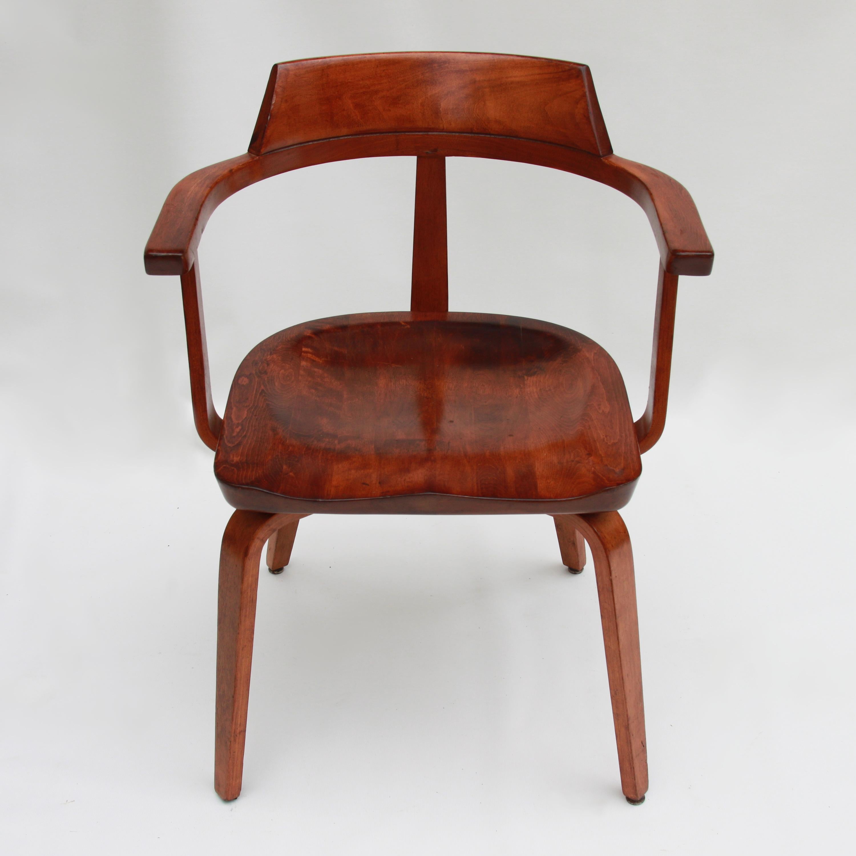 Milieu du XXe siècle Ensemble de 8 chaises en bois courbé W199 du milieu du siècle dernier par Walter Gropius pour Thonet en vente