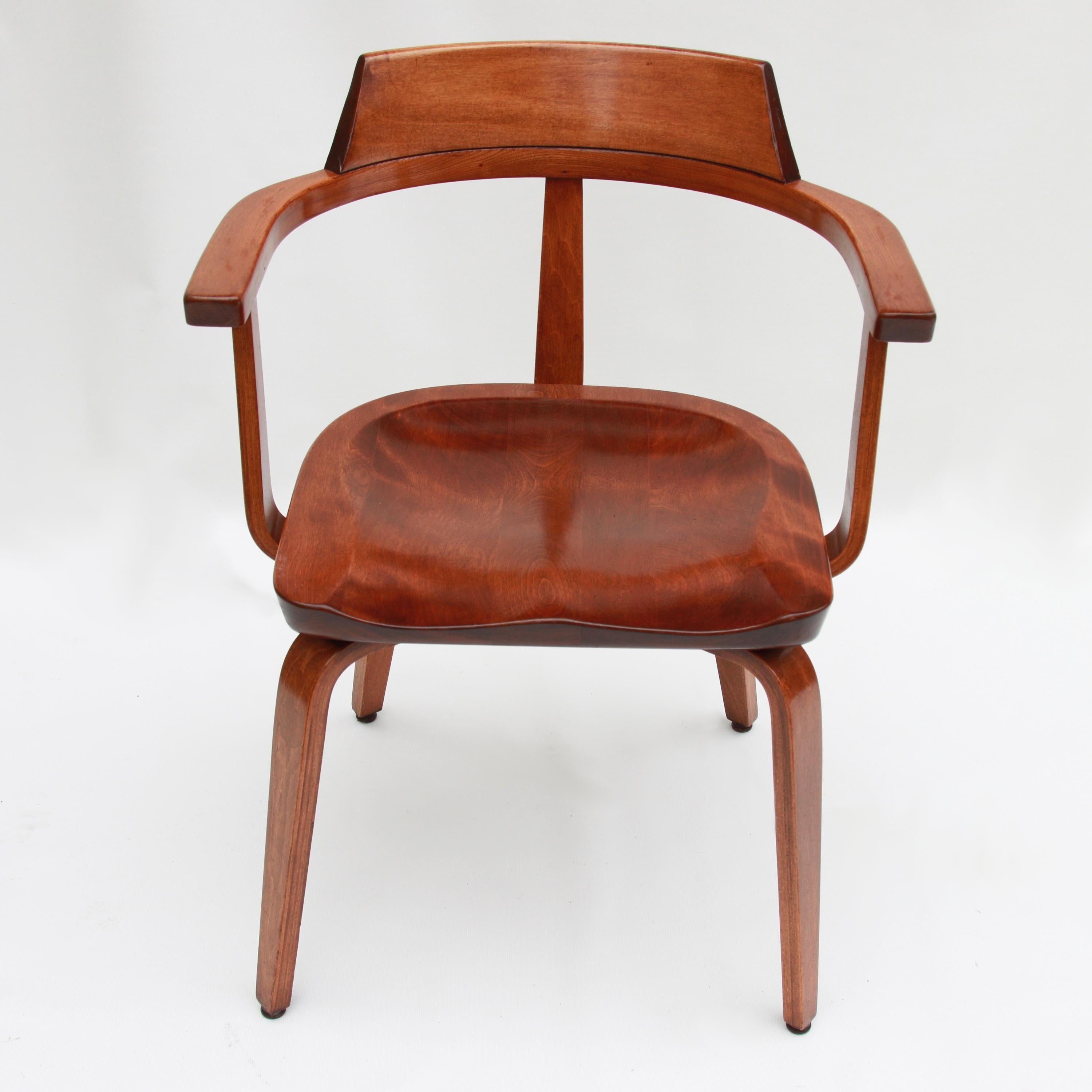 Ensemble de 8 chaises en bois courbé W199 du milieu du siècle dernier par Walter Gropius pour Thonet en vente 1