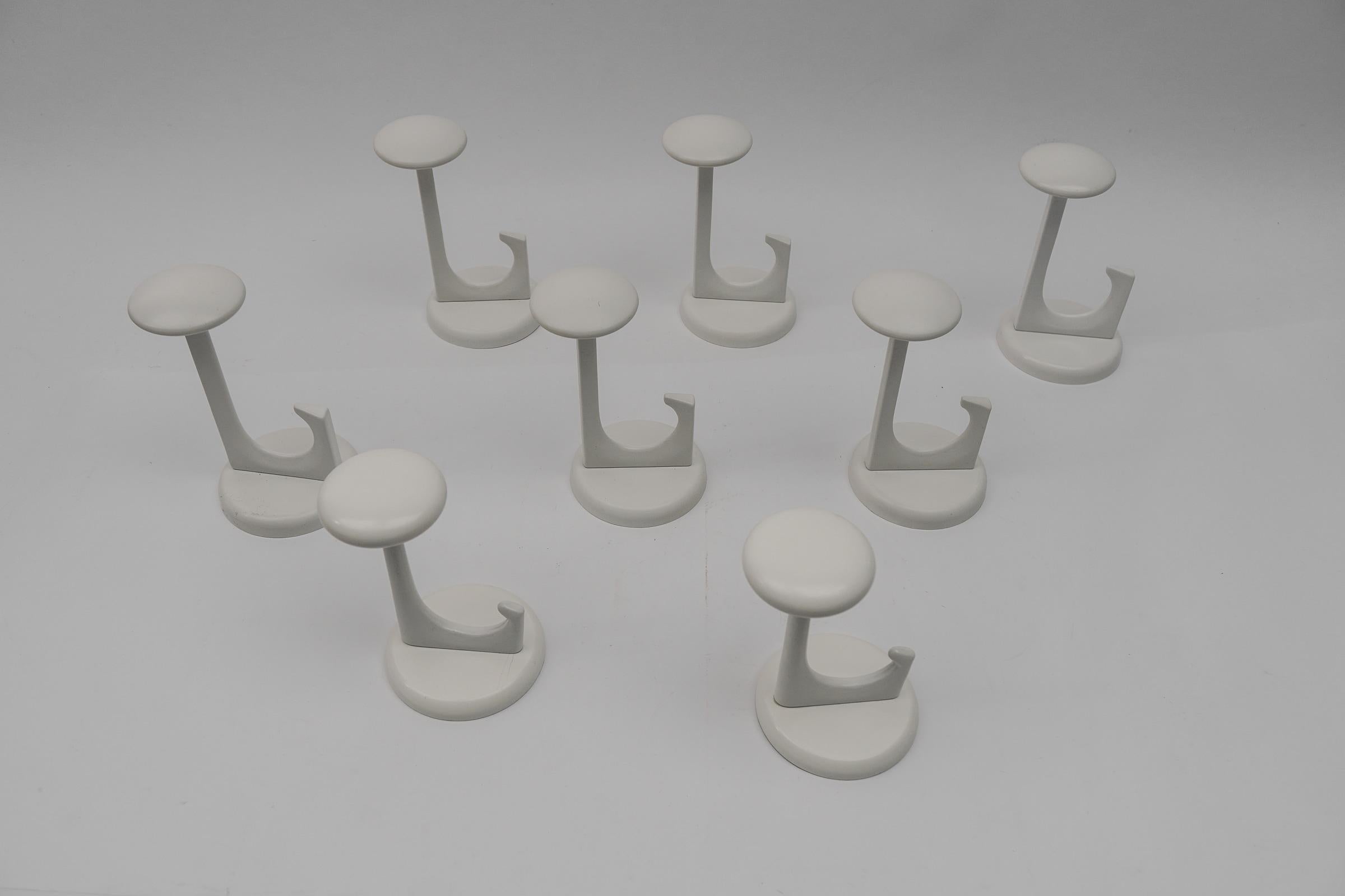 Set of 8 Mid-Century Modern Wall Hooks by Schönbuch, Germany, 1960s In Good Condition For Sale In Nürnberg, Bayern