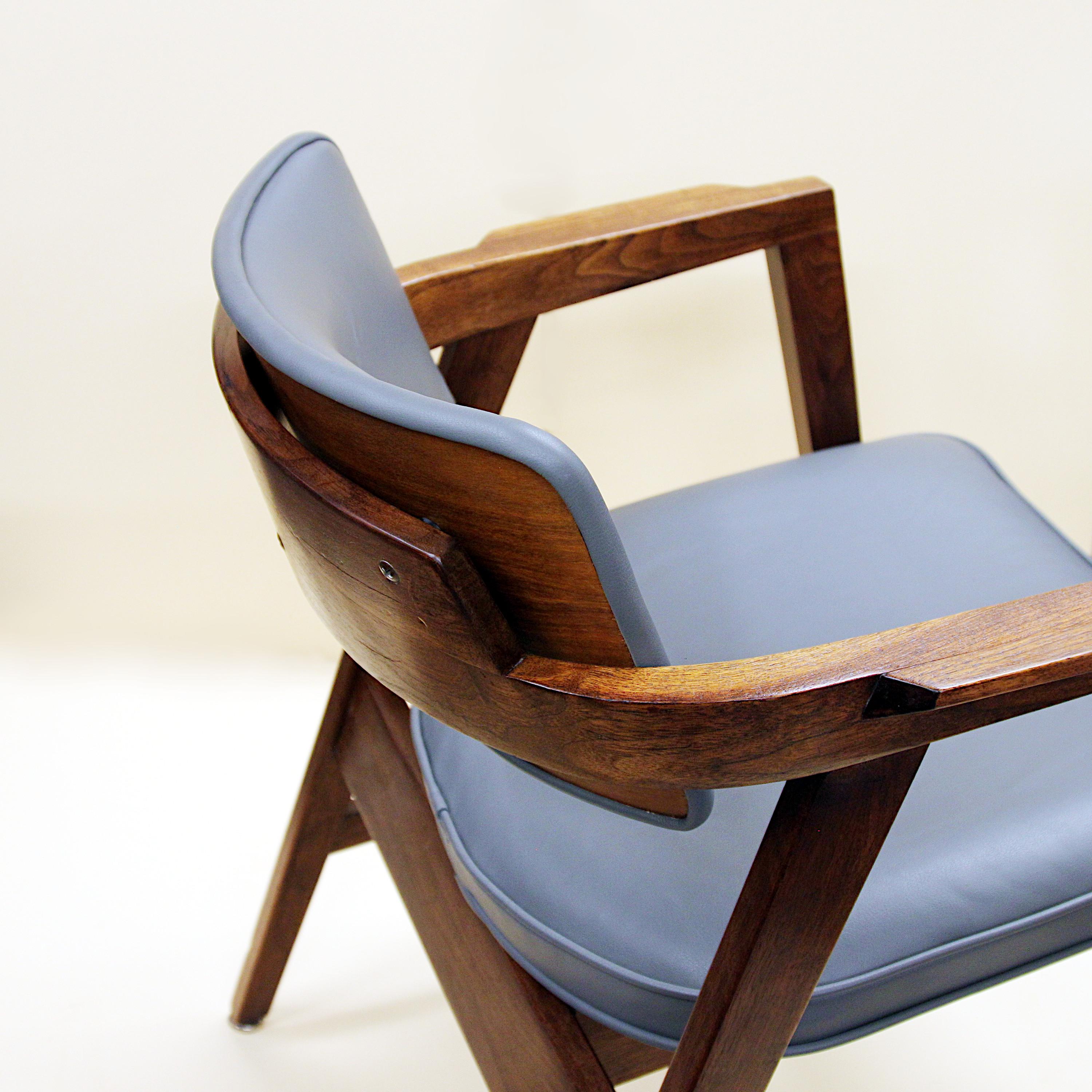 Set of 8 Mid-Century Modern Walnut & Gray Leather Dining Chairs by Gunlocke 3