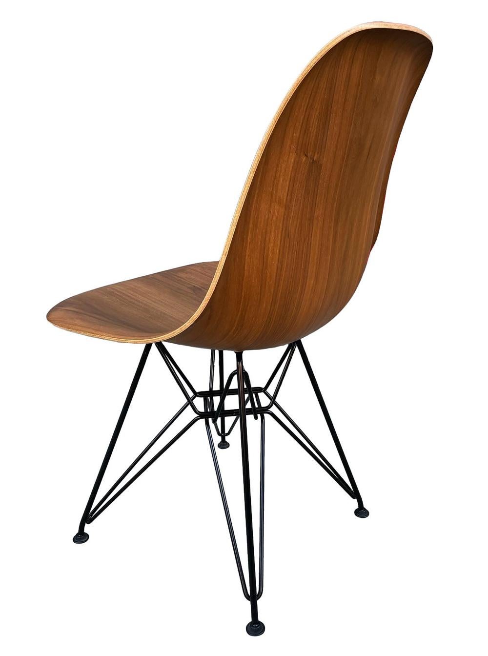 American Set of 8 Mid-Century Modern Walnut Wood Shell Dining Chairs by Charles Eames For Sale