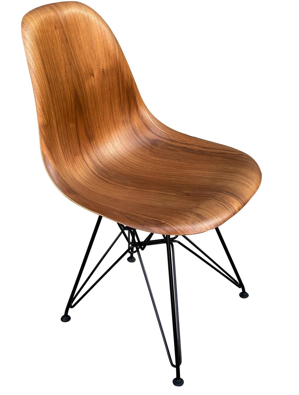 Satz von 8 modernen Esszimmerstühlen aus Nussbaumholz mit Muscheln von Charles Eames aus der Mitte des Jahrhunderts im Angebot 2
