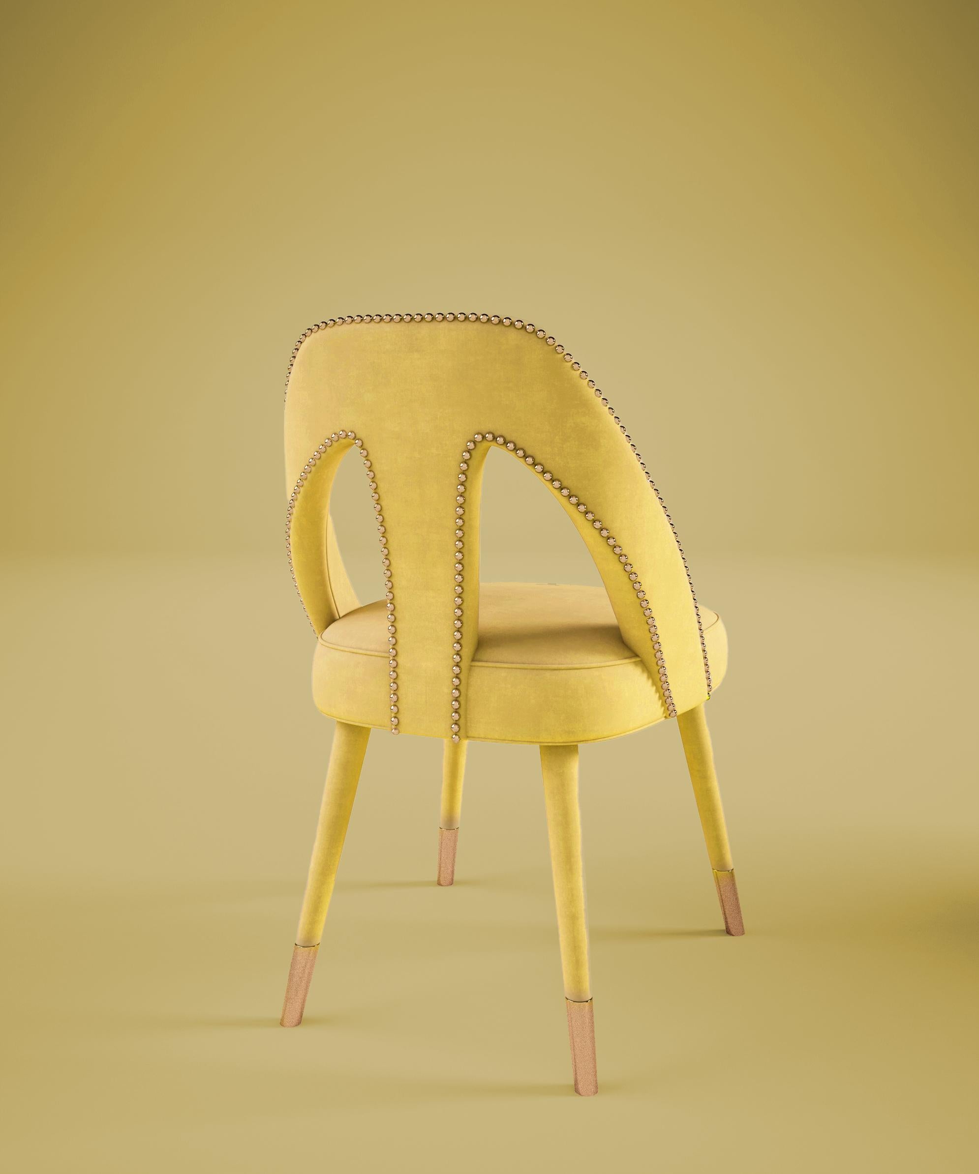 Ensemble de 8 chaises de salle à manger de style moderne du milieu du siècleCaron Wood Brass by Ottiu en vente 4