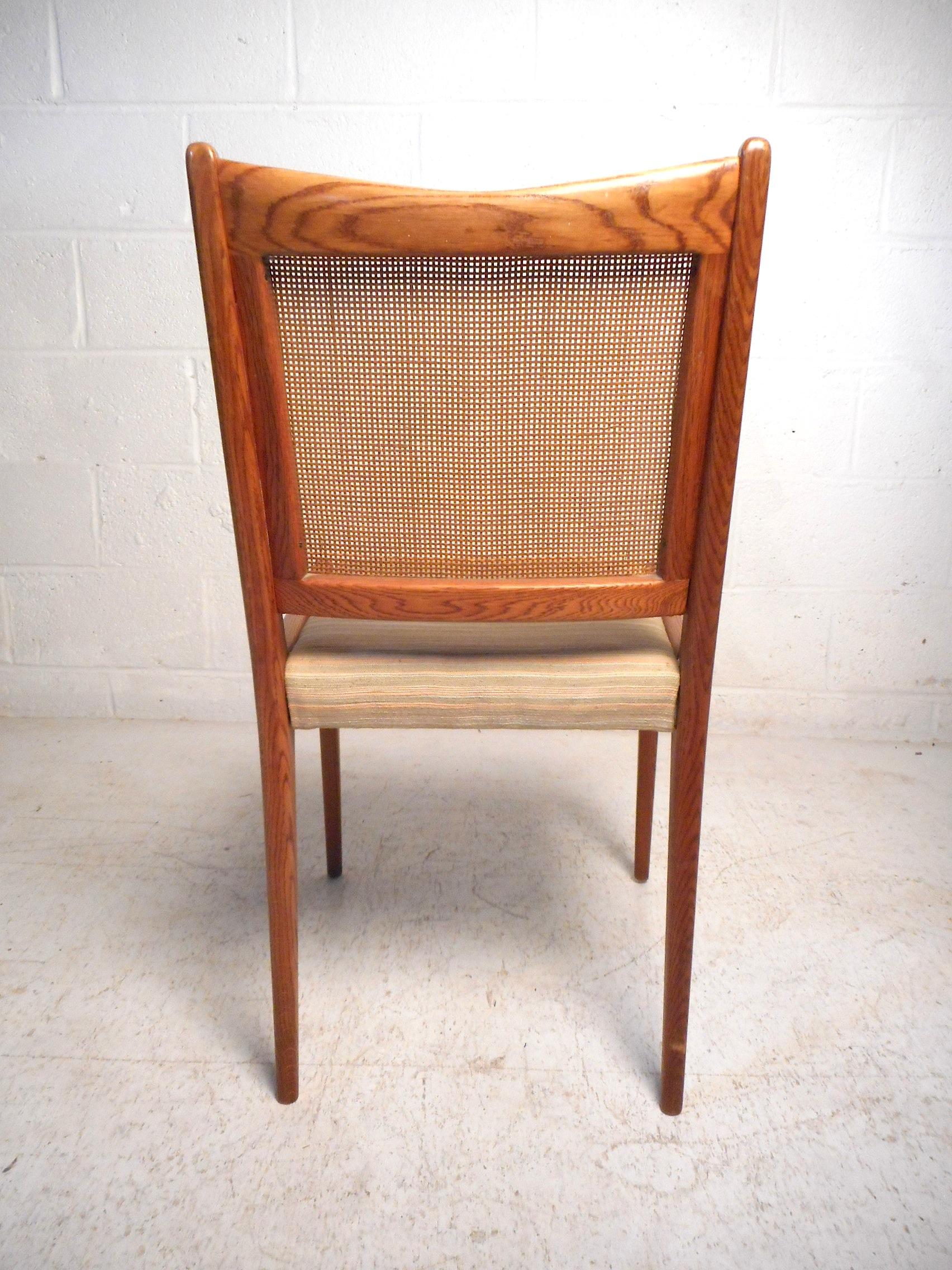 Set of 8 Midcentury Oak and Cane Dining Chairs In Good Condition In Brooklyn, NY