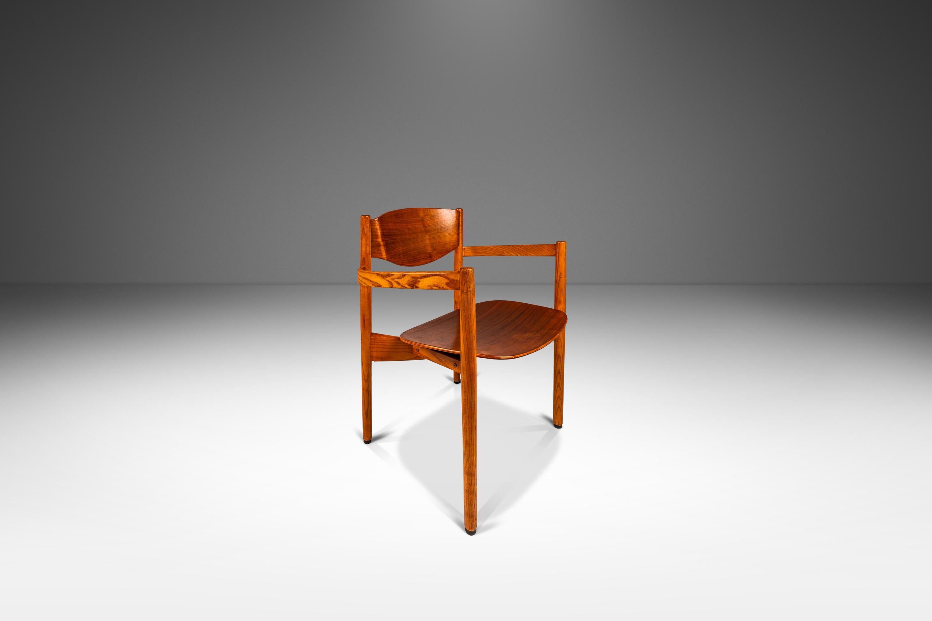Ensemble de 8 chaises empilables du milieu du siècle dernier : Oak & Walnut, Jens Risom Design, USA, 1960 en vente 2