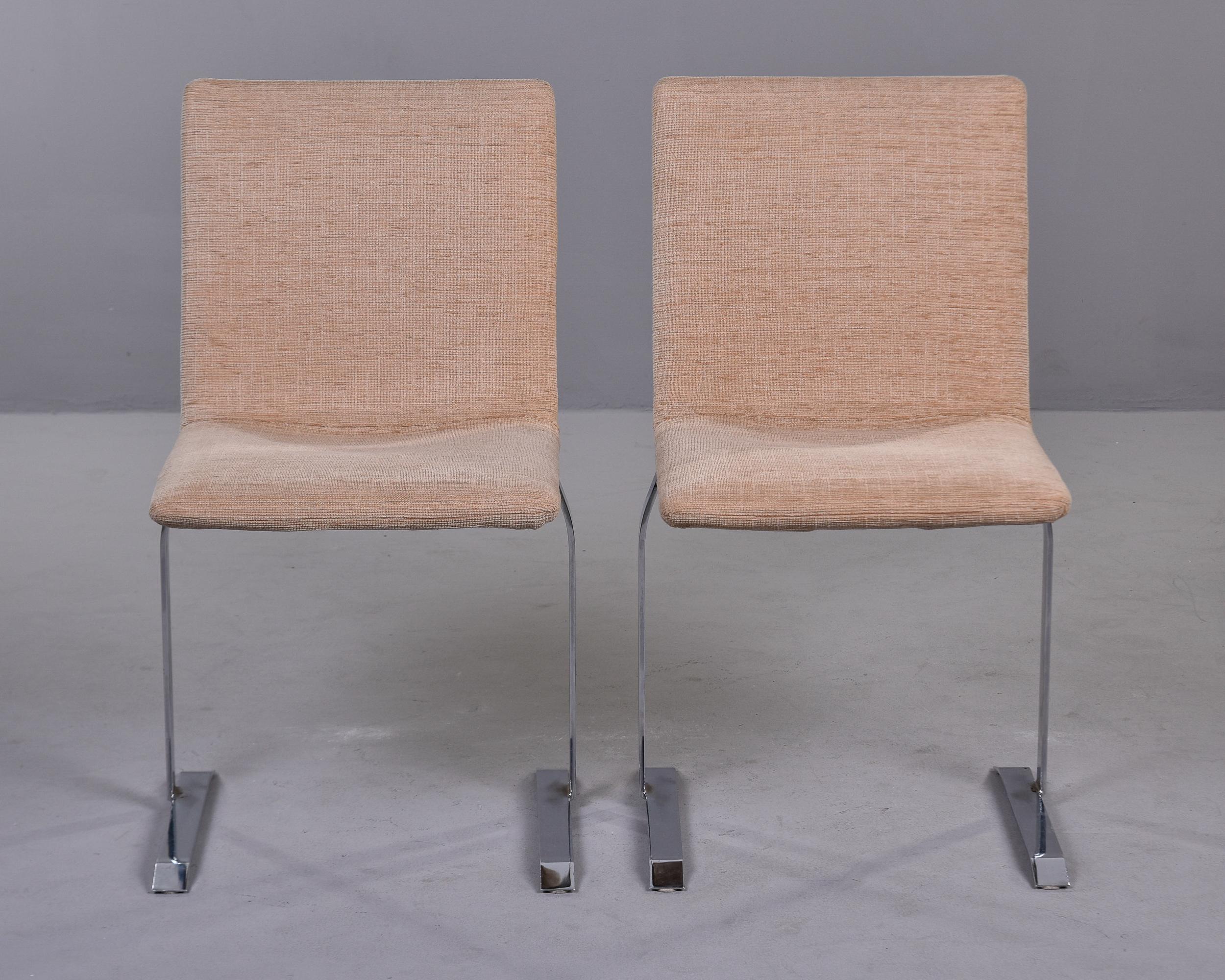 Set of 8 Mid Century Steel Base Dining Chairs by Giovanni Offredi for Saporiti  For Sale 3