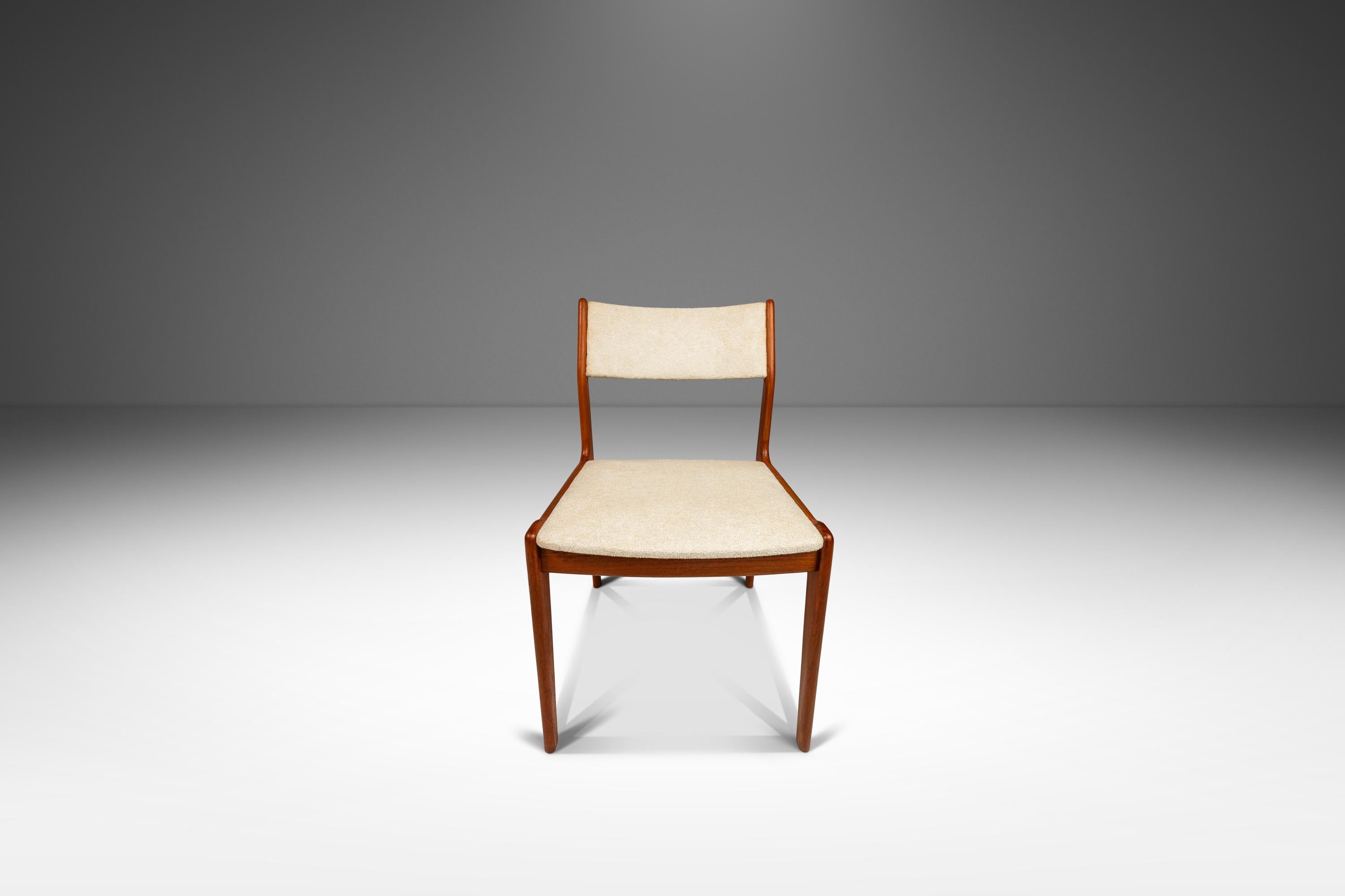 Set of 8 Mid-Century Teak Dining Chairs with New Upholstery by D-SCAN, c. 1970's In Good Condition In Deland, FL