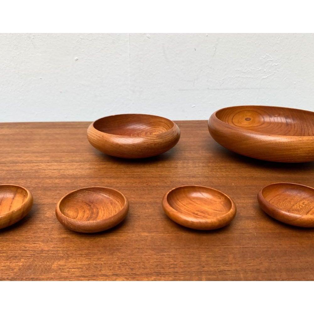 Set of 8 Mid-Century Wooden Bowls, 1960s For Sale 4