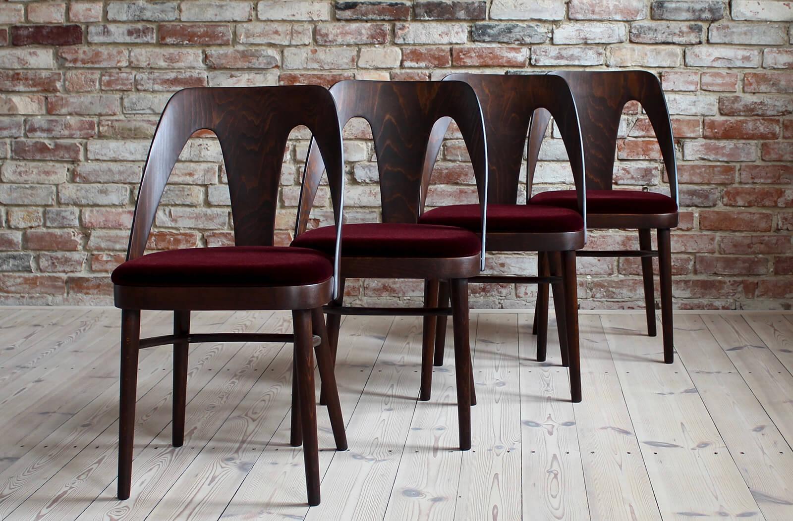 Mid-Century Modern Set of 8 Midcentury Dining Chairs in Burgundy Mohair by Kvadrat