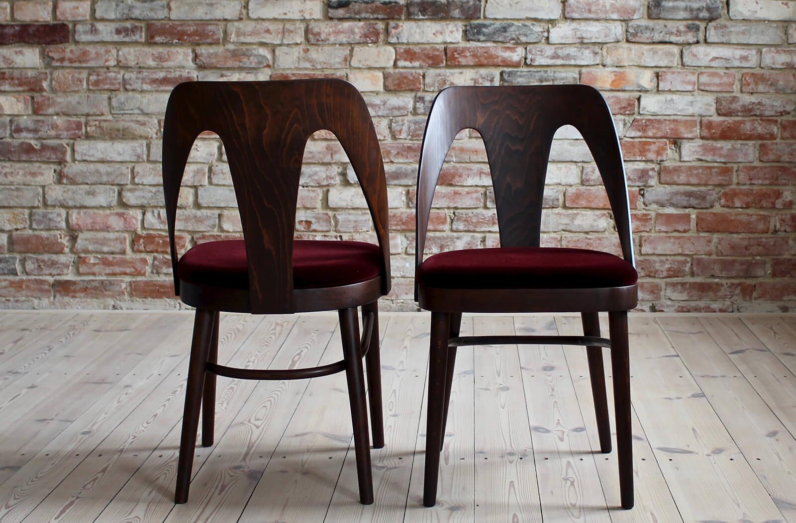 Set of 8 Midcentury Dining Chairs in Burgundy Mohair by Kvadrat In Good Condition In Wrocław, Poland