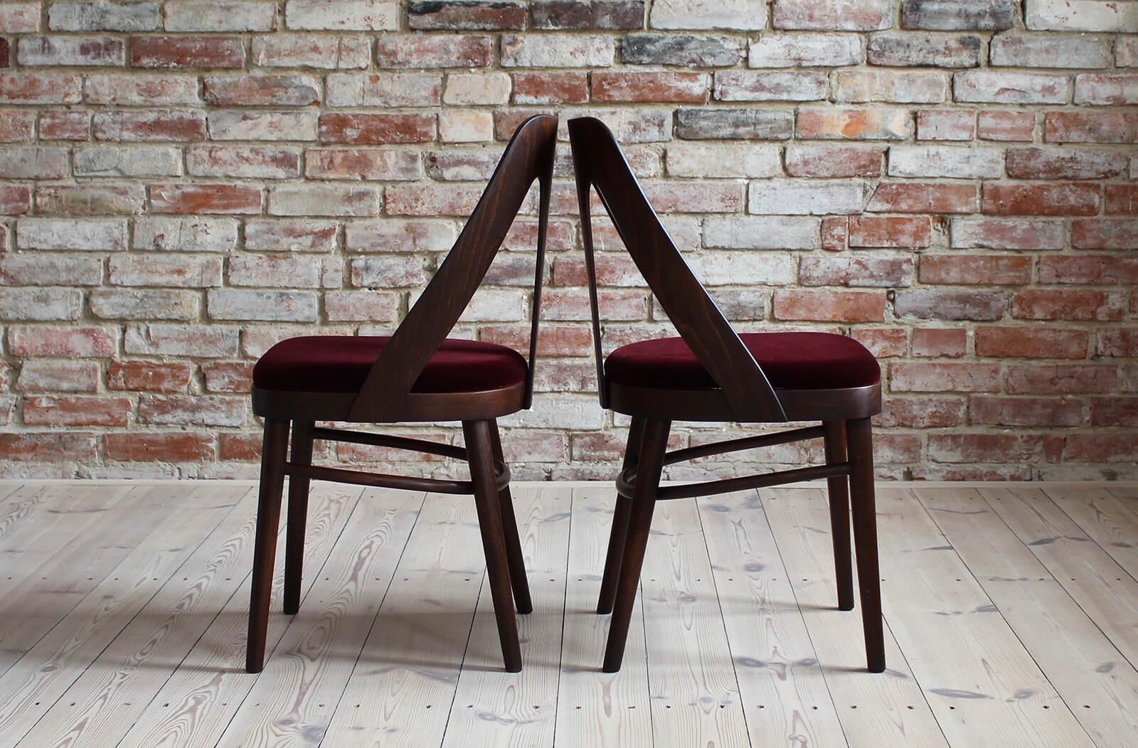 Mid-20th Century Set of 8 Midcentury Dining Chairs in Burgundy Mohair by Kvadrat