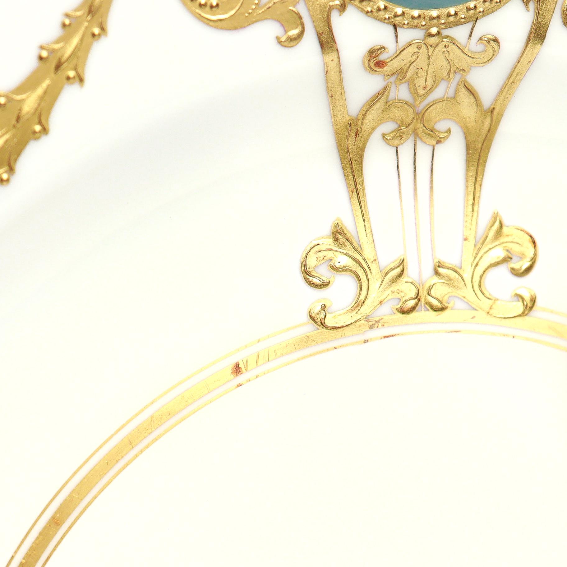 Ensemble de 8 assiettes à déjeuner en porcelaine de Minton fortement dorée Pâte-sur-pâte par Albion en vente 11