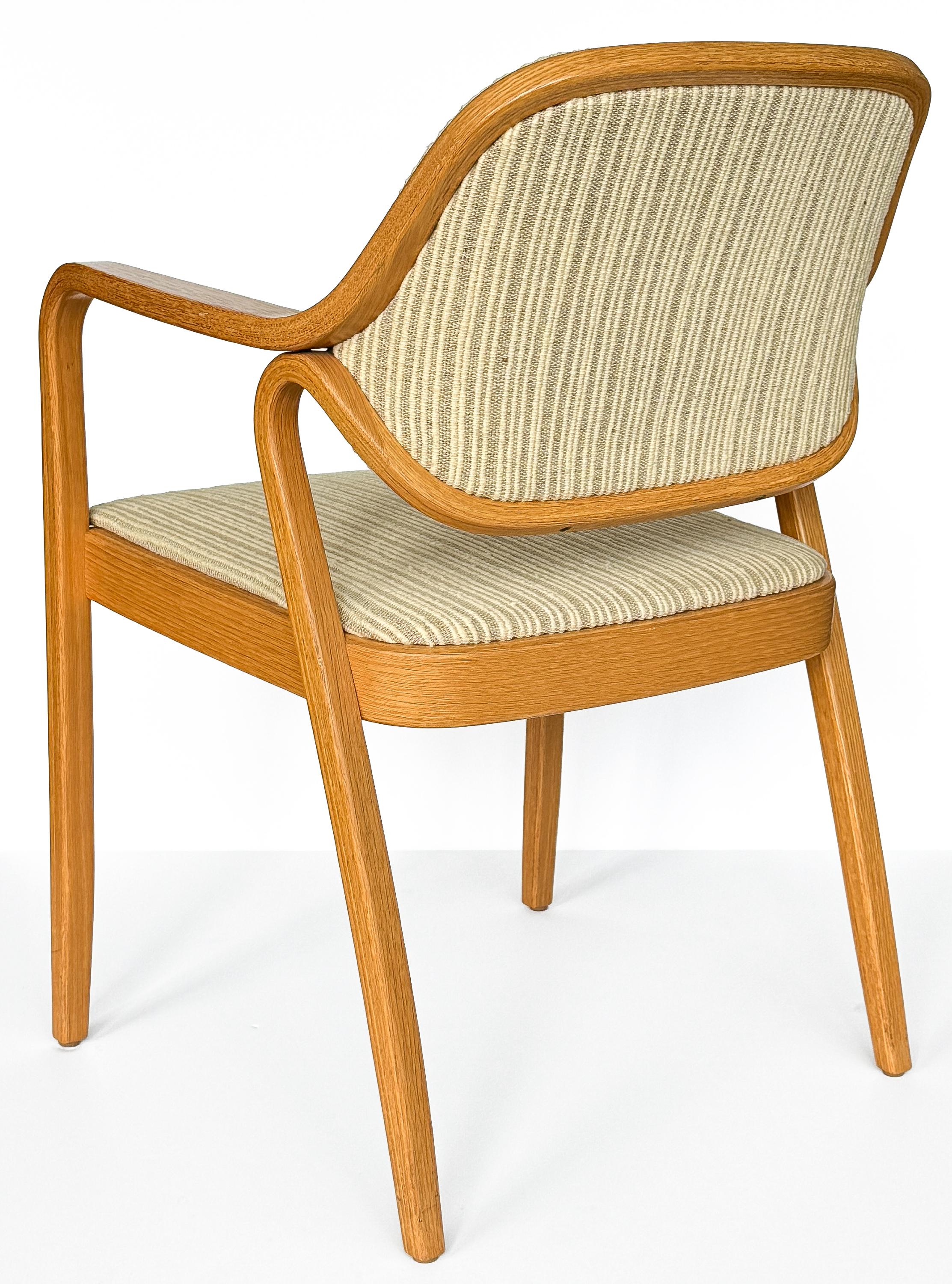 8 Stühle Modell 1105 OAK Dining Chairs von Don Pettit für Knoll im Angebot 1