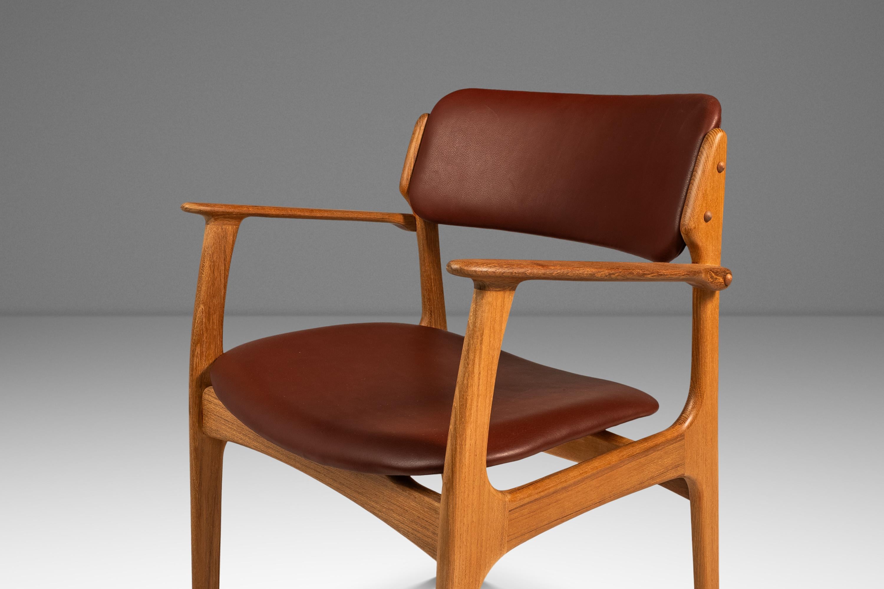 Ensemble de 8 chaises de salle à manger Model 49 en teck, Erik Buch, D. A. Møbler, Danemark, années 1960 en vente 4