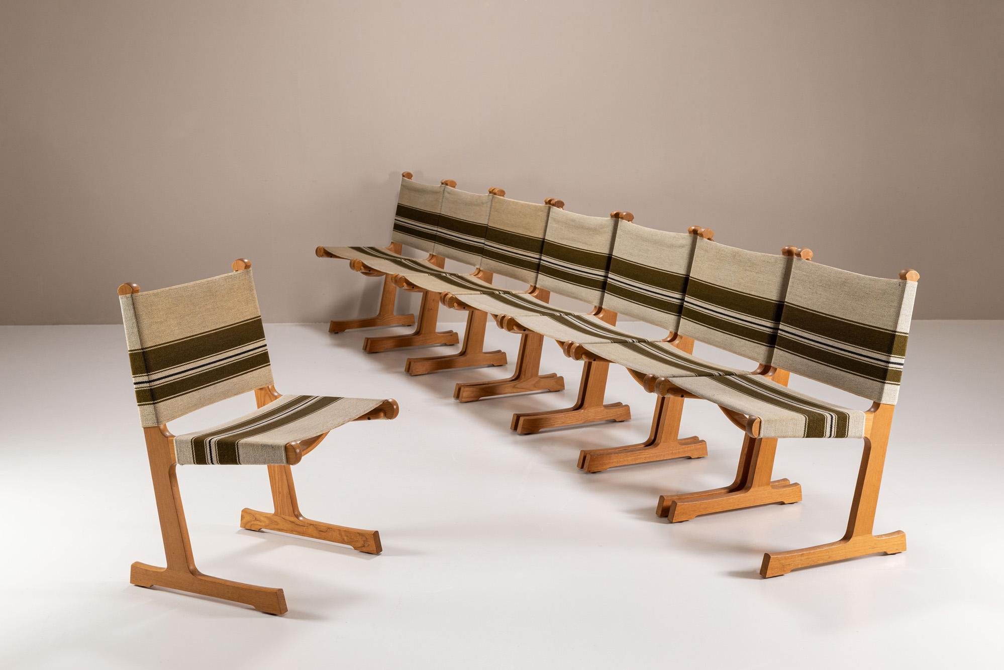 Equilibrado entre funcionalidad y simplicidad escultural, este conjunto de ocho sillas de comedor Modelo 594 diseñadas por Ditte & Adrian Heath para France & Søn en Dinamarca ofrece una refinada interpretación de los ideales modernistas tardíos.
