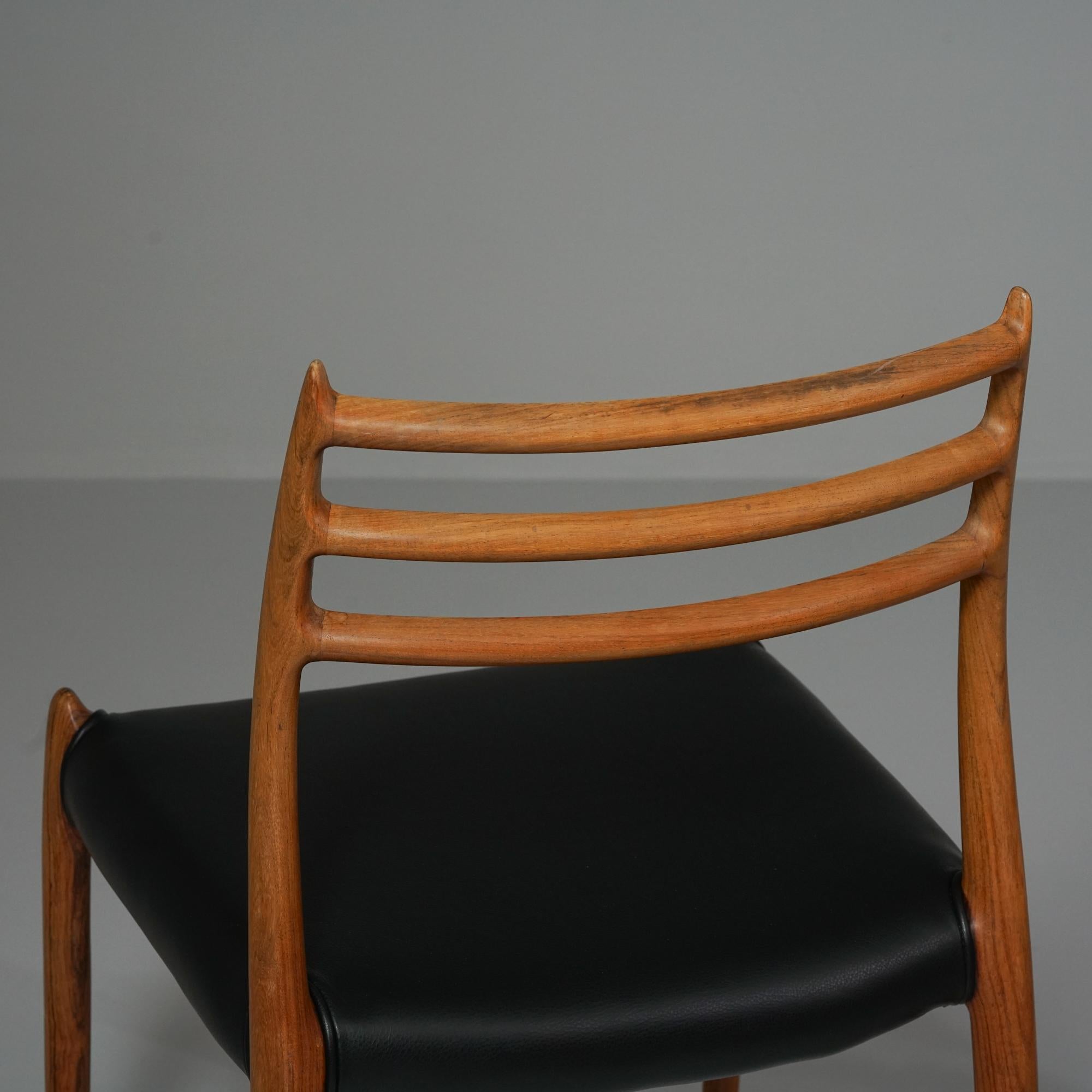 Cuir Ensemble de 8 chaises modèle 78, Niels O. Møller, JL Møllers Møbelfabrik, 1950s/1960s en vente