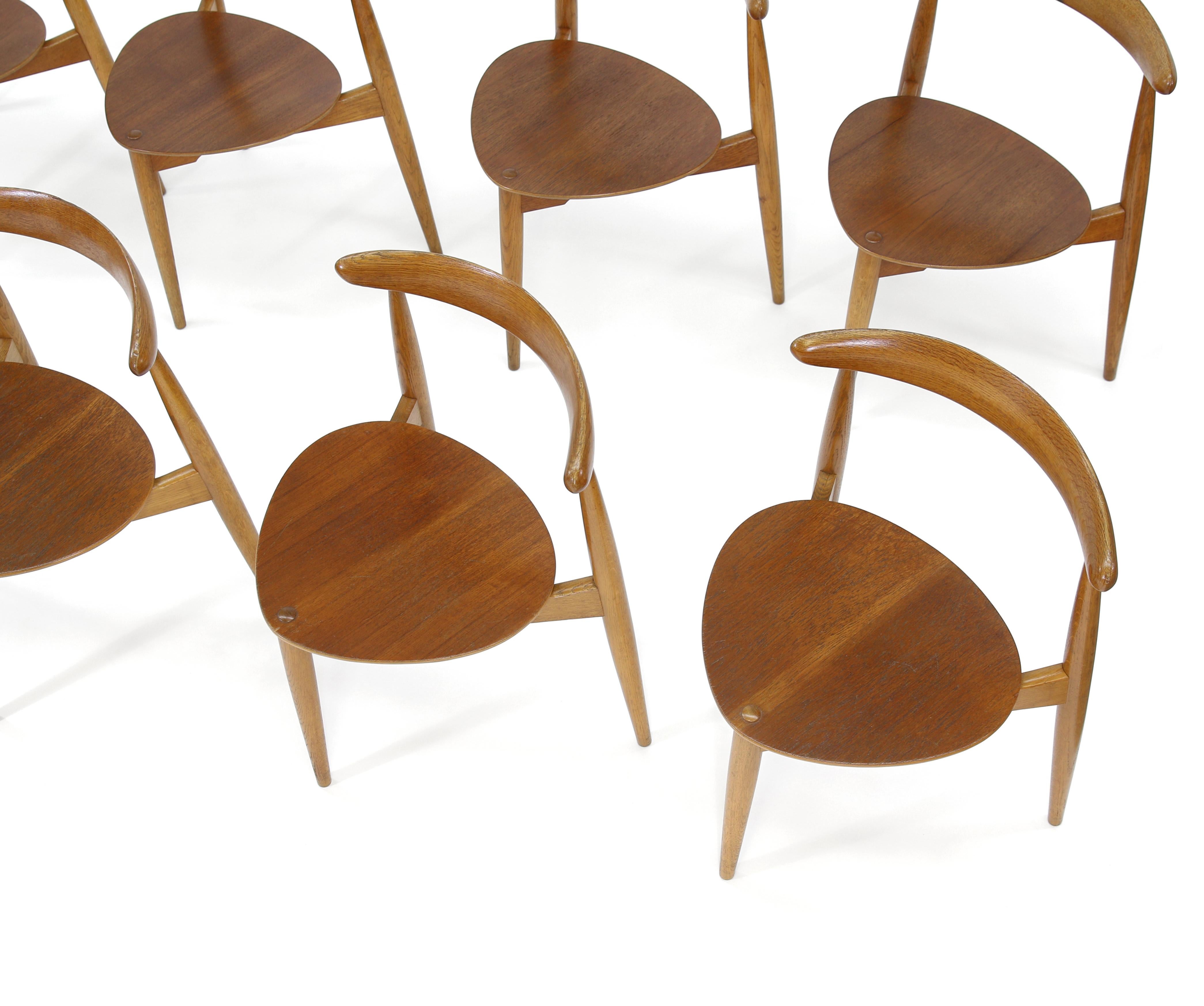 Set of 8 Model FH 4103“Heart” Chairs by Hans Wegner for Fritz Hansen, circa 1966 3