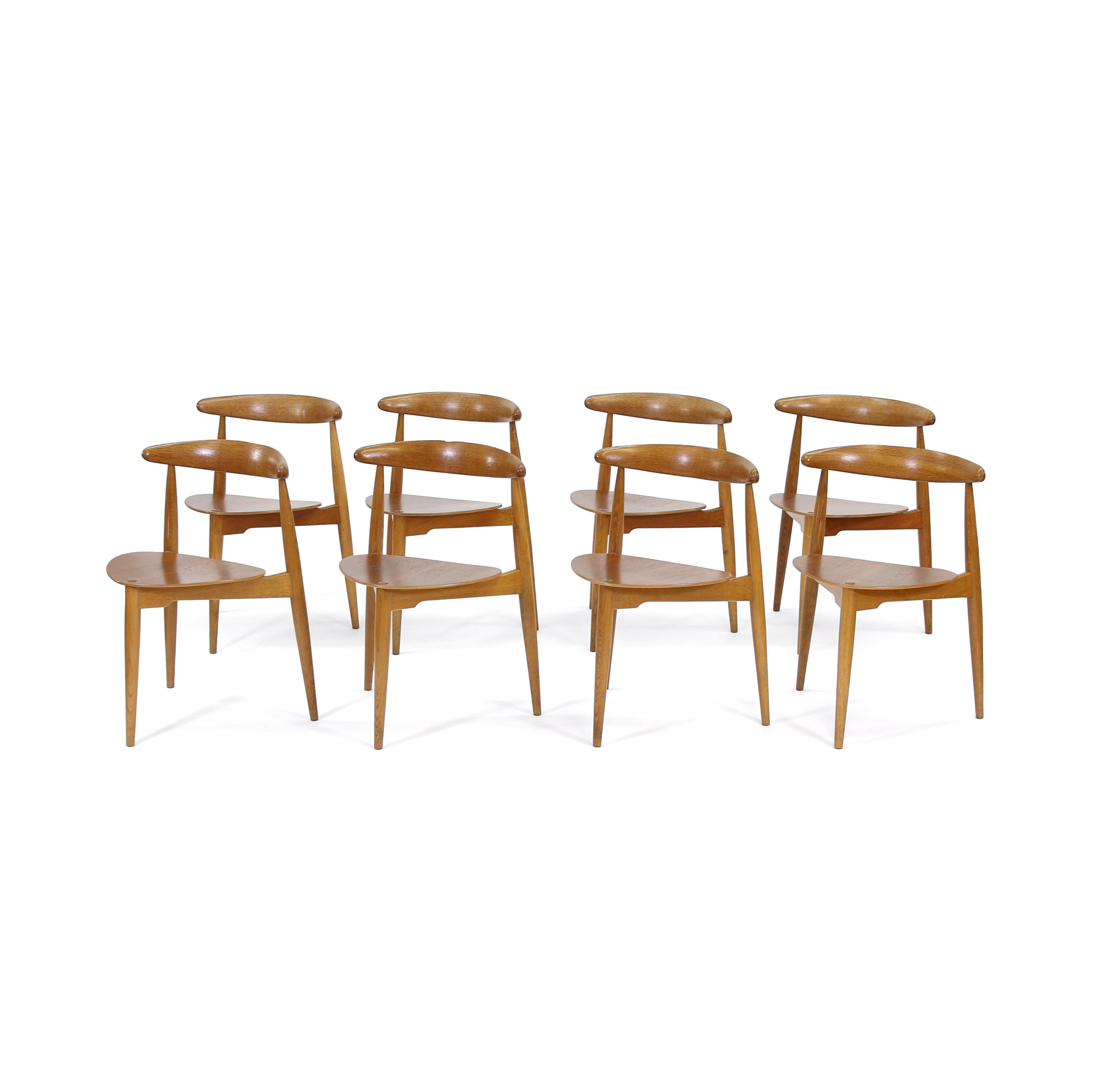 Set of 8 Model FH 4103“Heart” Chairs by Hans Wegner for Fritz Hansen, circa 1966 8