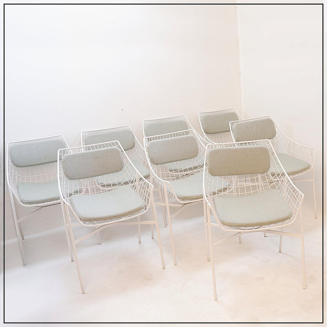 Set of 8 modern armchairs in white lacquered steel In Good Condition For Sale In Linkebeek, BE