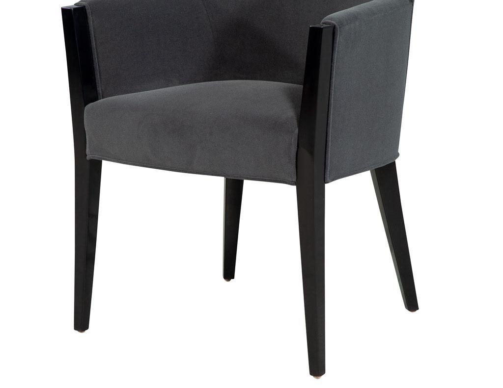 Ensemble de 8 chaises de salle à manger modernes tapissées par Carrocel en vente 1