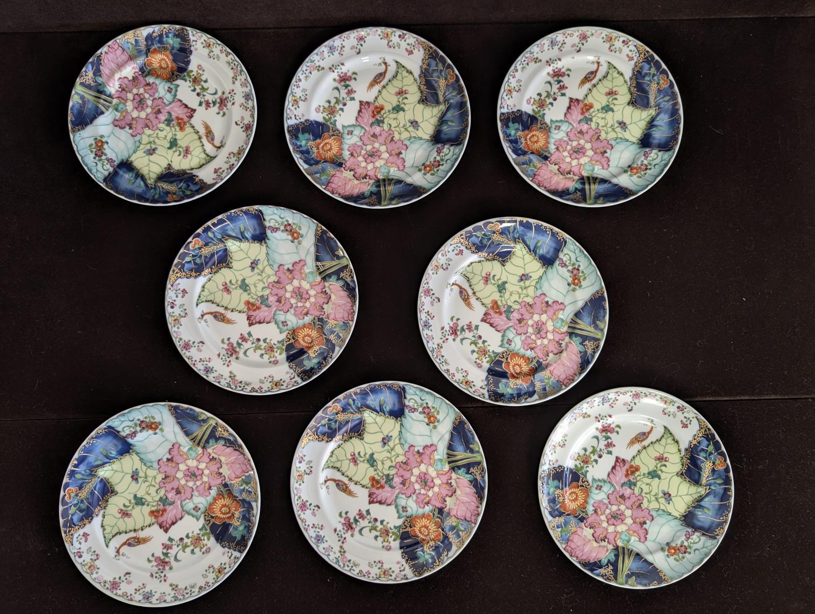 Schöpfer: Mottahedeh
Gegenstand/e: Brot & Butter Teller
Muster: Tabakblatt
Herstellermarke Standort: Unten
Farbe: Multicolor Flowers & Leaves, glatt
Anzahl von Stücken: 5
Kommt mit Original Box: Nein
Maße: 6-7/8