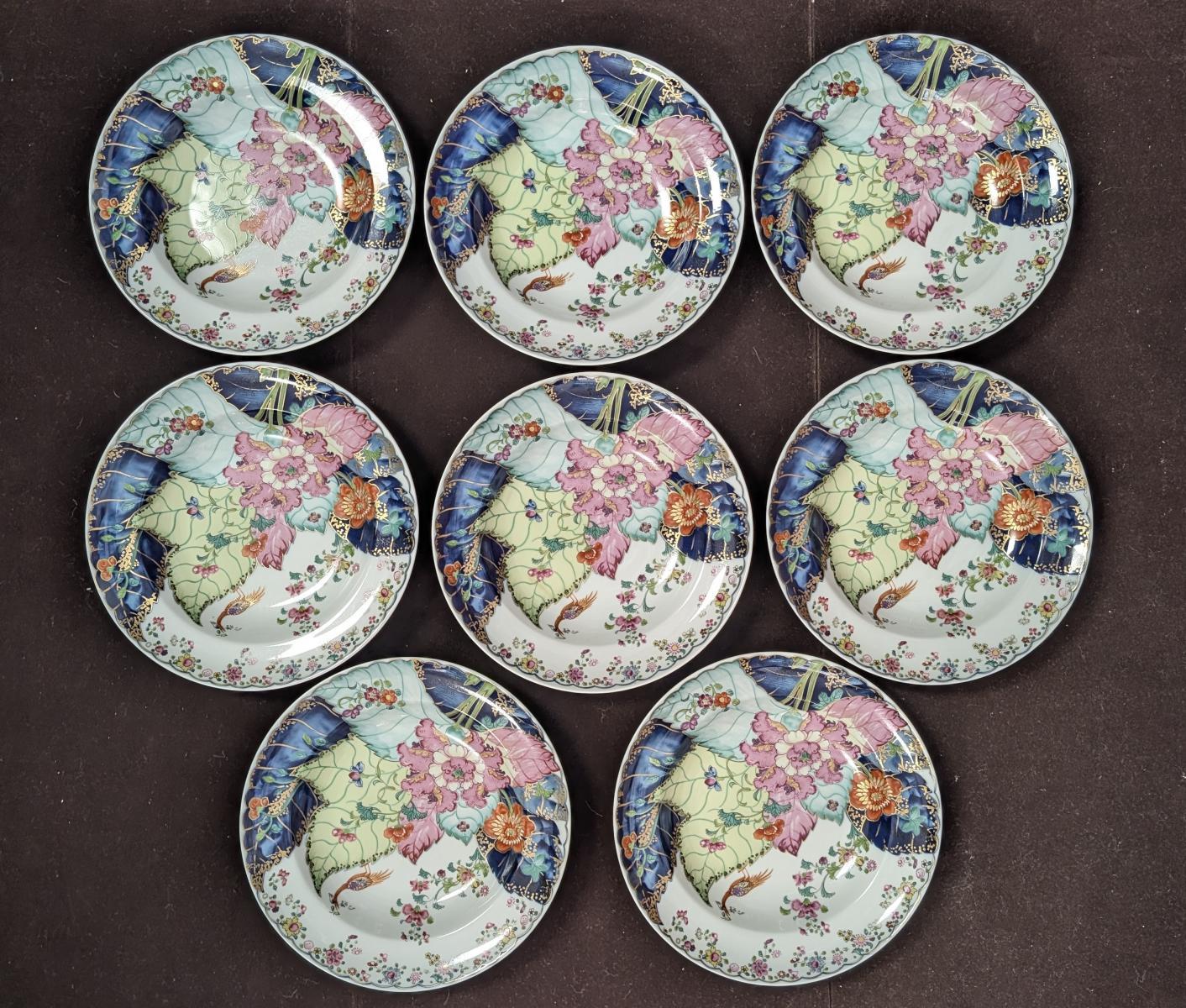 Chinoiserie Set of 8 Mottahedeh “Tobacco Leaf” Large Rim Soup Bowls For Sale