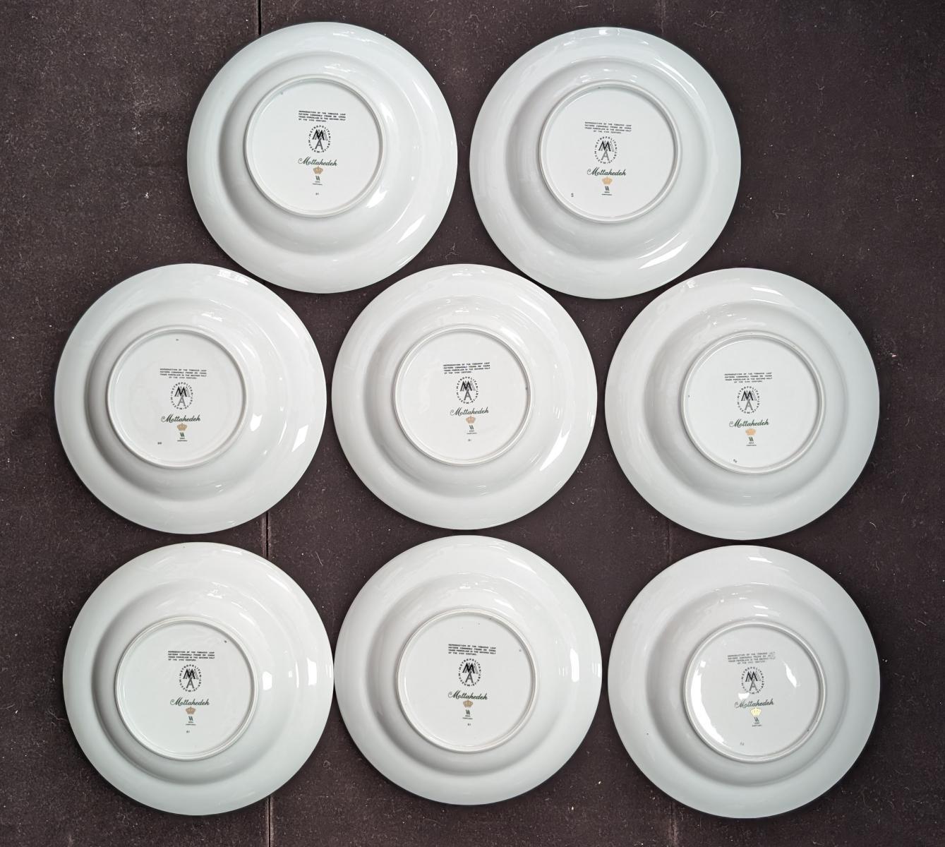 20th Century Set of 8 Mottahedeh “Tobacco Leaf” Large Rim Soup Bowls For Sale