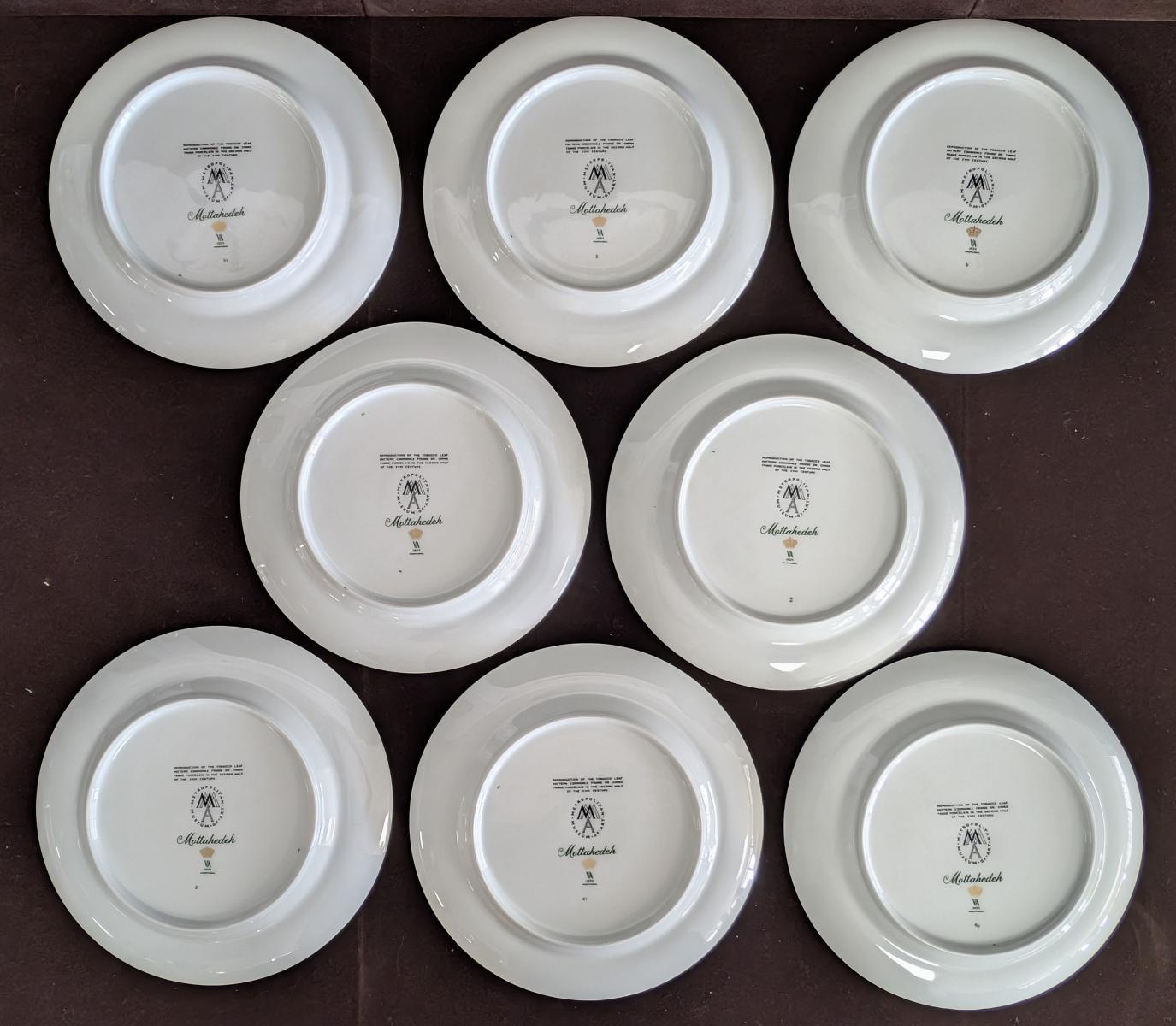Set of 8 Mottahedeh “Tobacco Leaf” Salad/Dessert Plates In Good Condition For Sale In Oakwood, GA