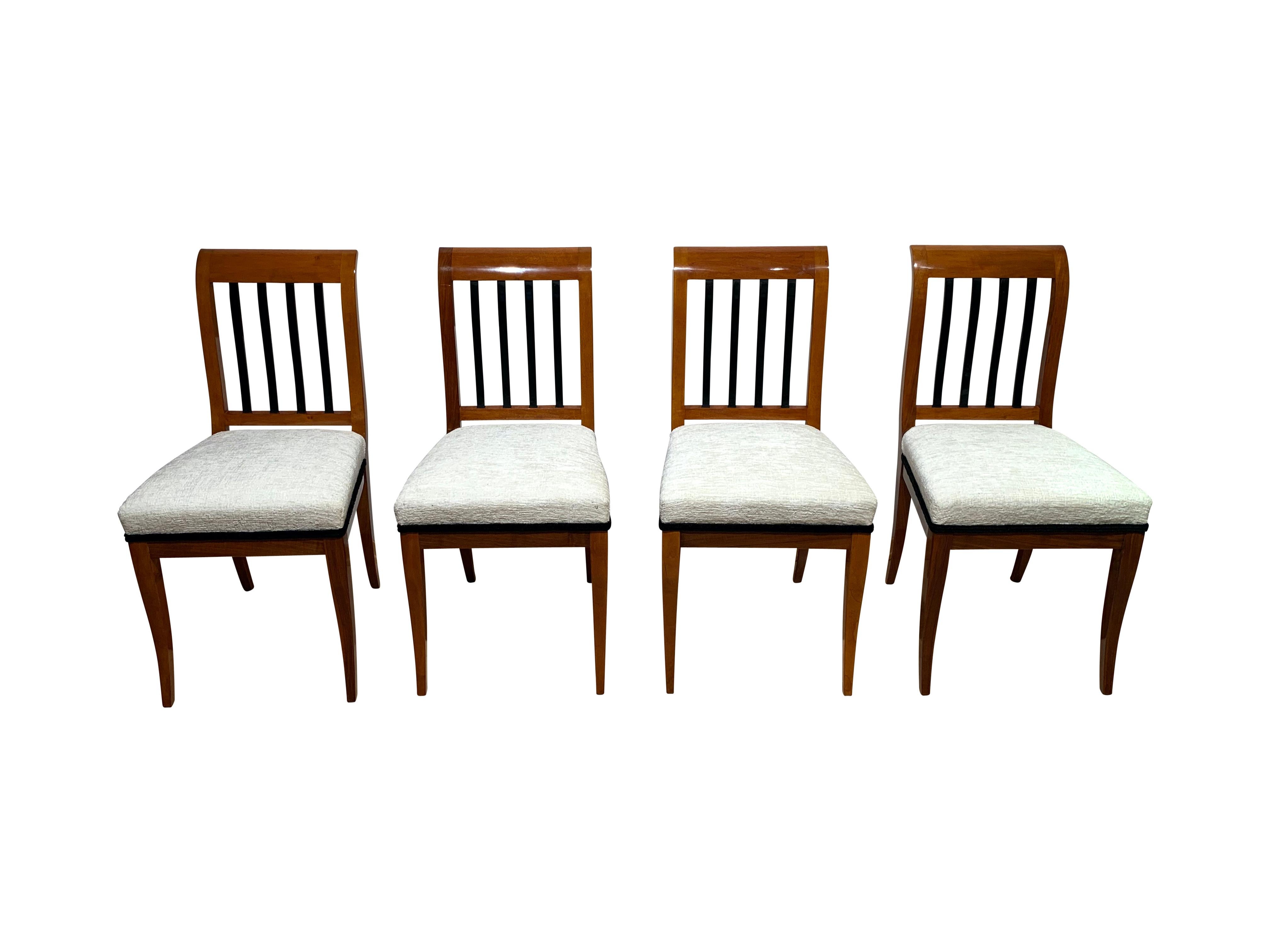 Polished Set of 8 Neoclassical Biedermeier Chairs, Walnut, South Germany, circa 1825