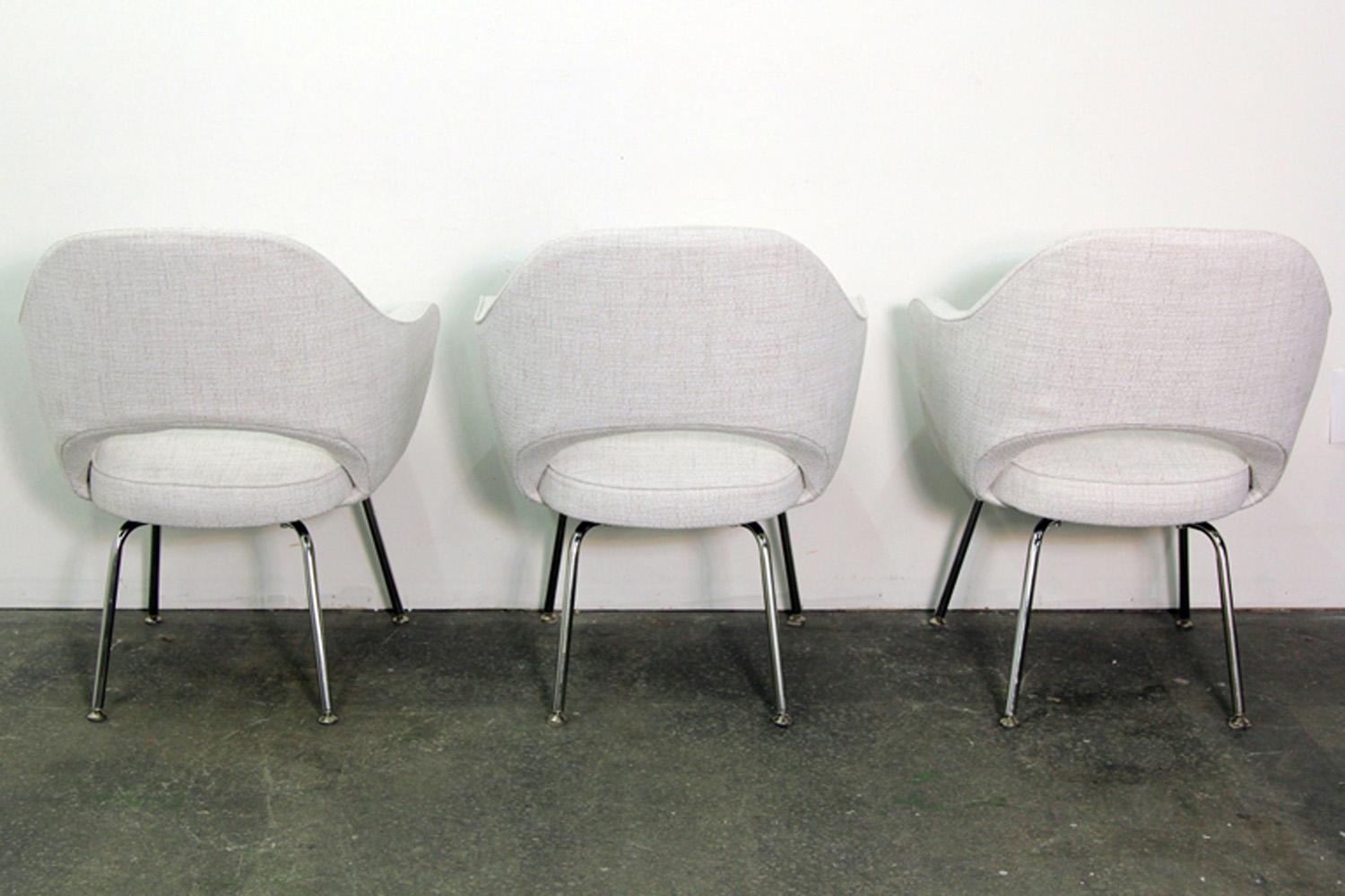 American Set of 8 Newly Upholstered Saarinen Executive Chairs by Knoll