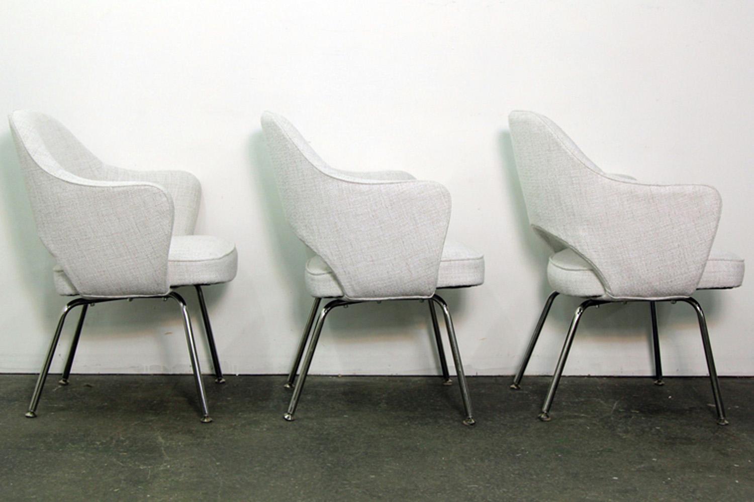 Set of 8 Newly Upholstered Saarinen Executive Chairs by Knoll In Excellent Condition In Bridport, CT