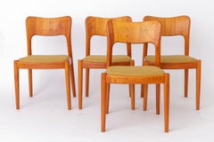 Satz von 8 Niels Koefoed "Ole" Esszimmerstühlen Dänisches Teakholz 1970er Jahre Mid Century Modern