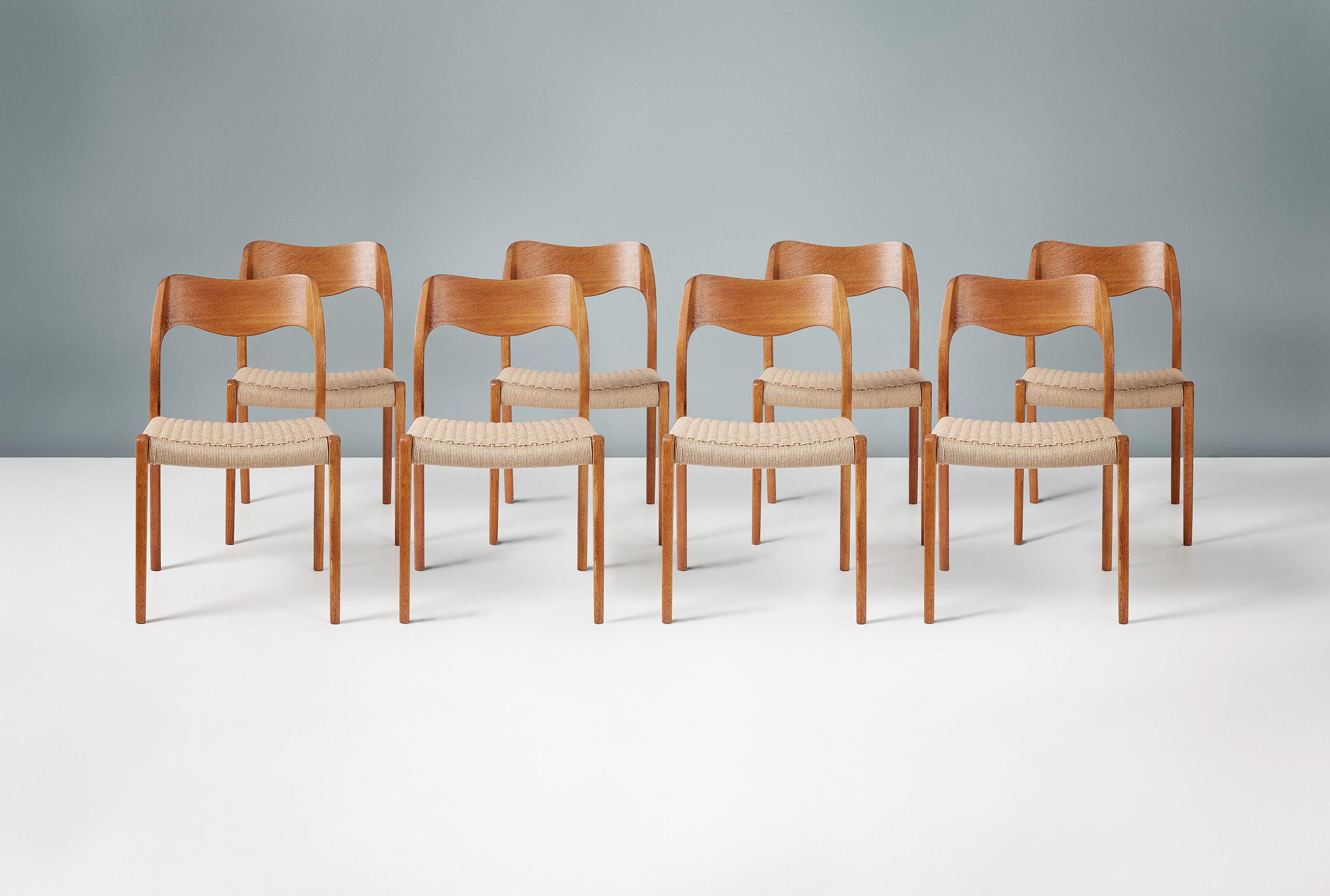 Scandinavian Modern Set of 8 Niels Møller Model 71 Oak Dining Chairs
