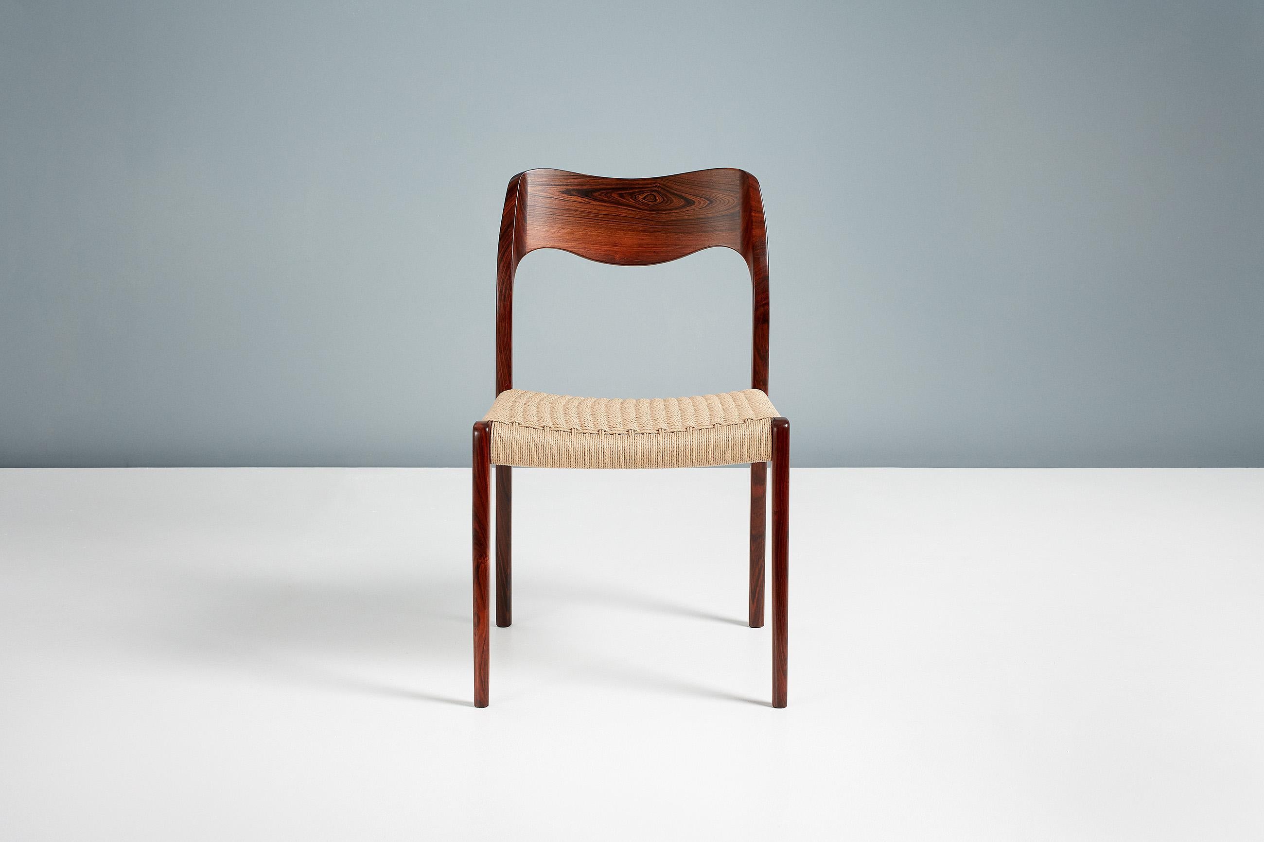 Coton Ensemble de 8 chaises de salle à manger en palissandre Niels Møller modèle 71 en vente