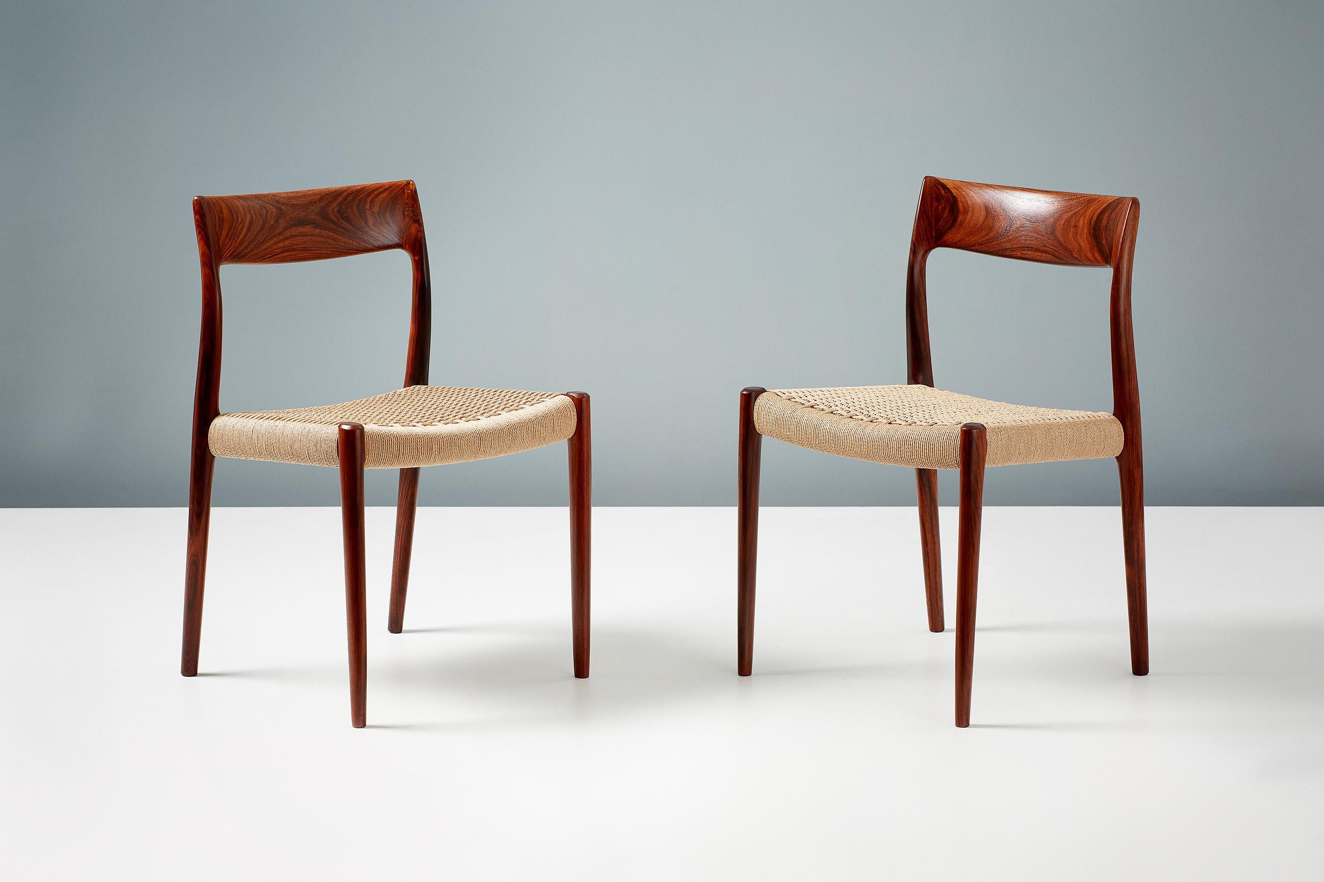 Scandinavo moderno Set di 8 sedie da pranzo Model 77 di Niels Møller, 1959 in vendita