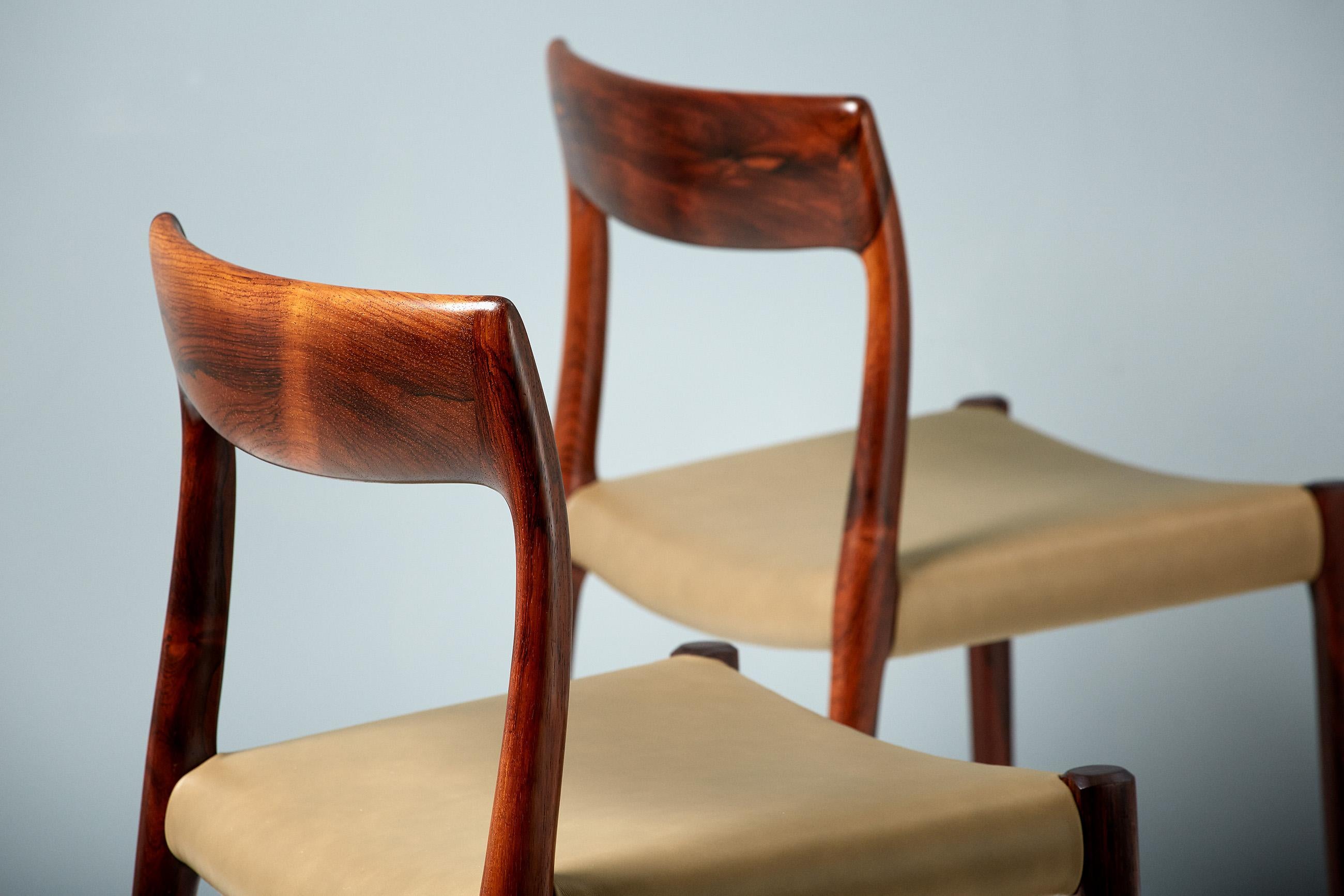 Danish Set of 8 Niels Møller Model 77 Dining Chairs, 1959 For Sale