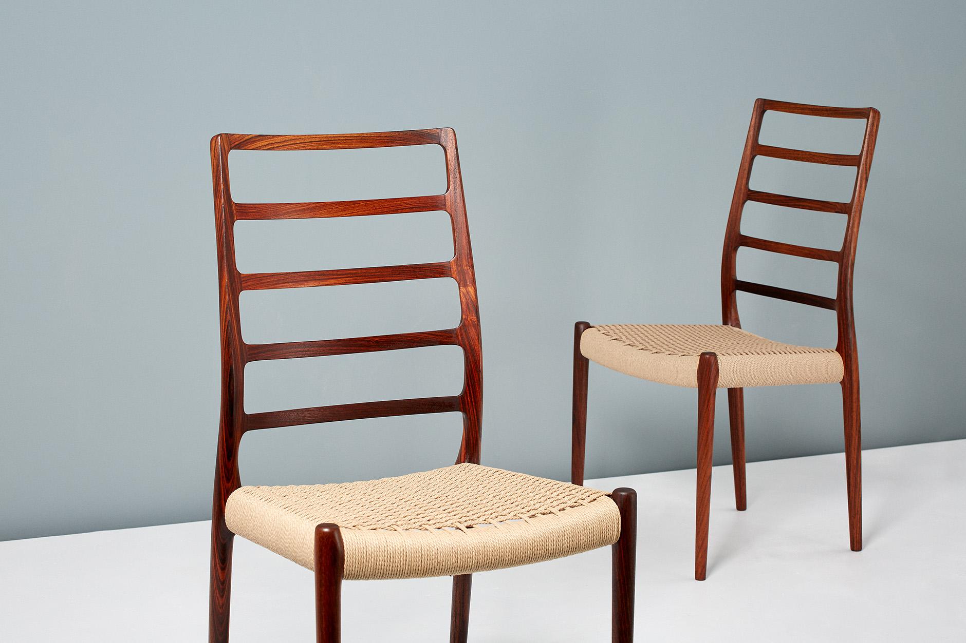 Danois Ensemble de 8 chaises de salle à manger Niels O. Møller modèle 82 en bois de rose:: 1970 en vente