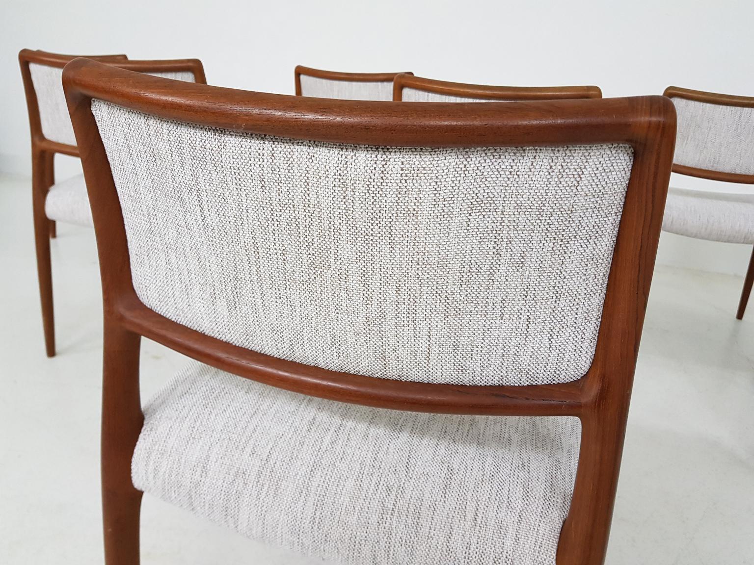 Fabric Set of 8 Niels Otto Møller Dining Chairs Model 80, Denmark, 1960s