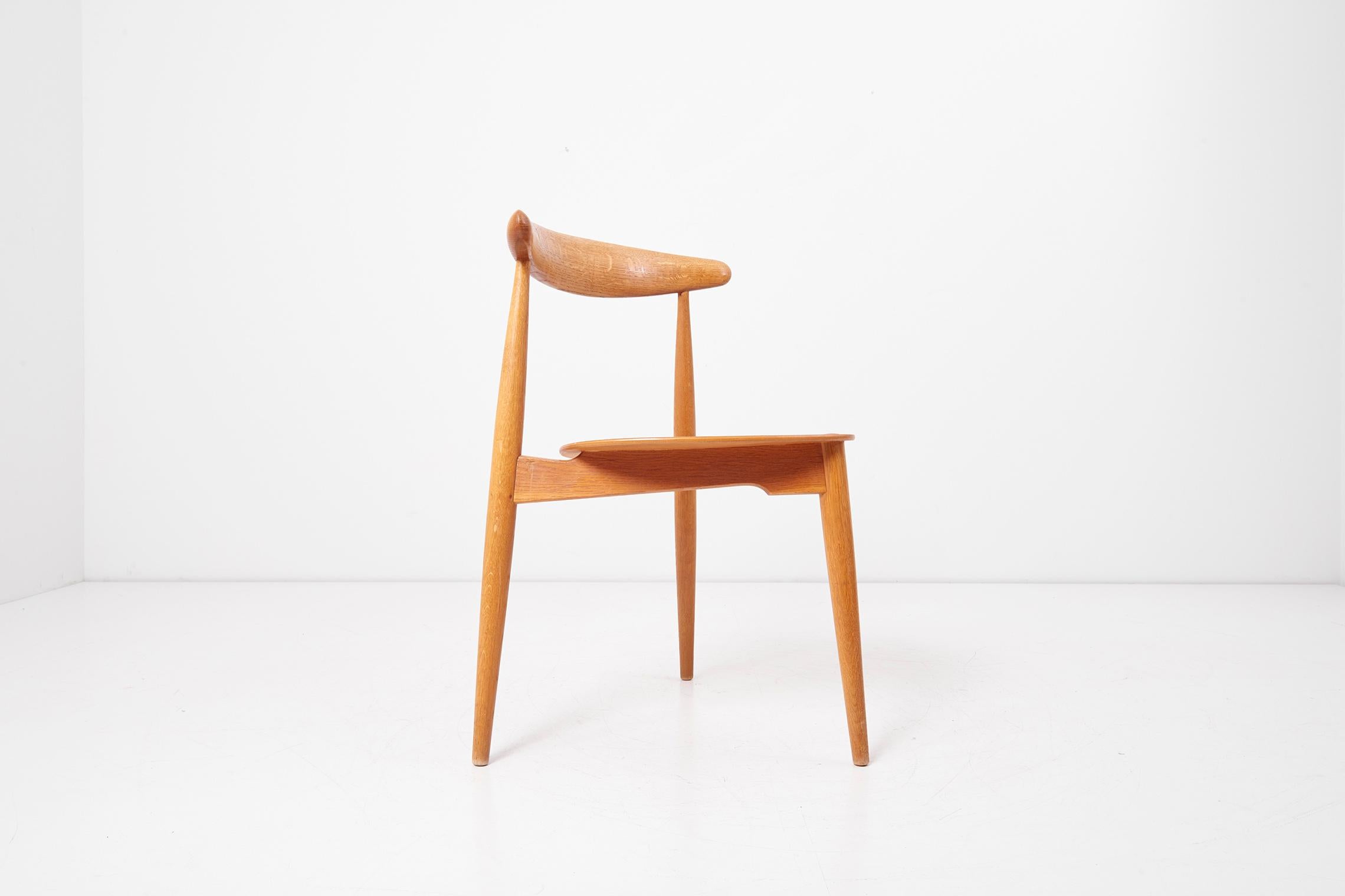 Set of 8 Oak and Teak Heart Chairs by Hans Wegner for Fritz Hansen 5
