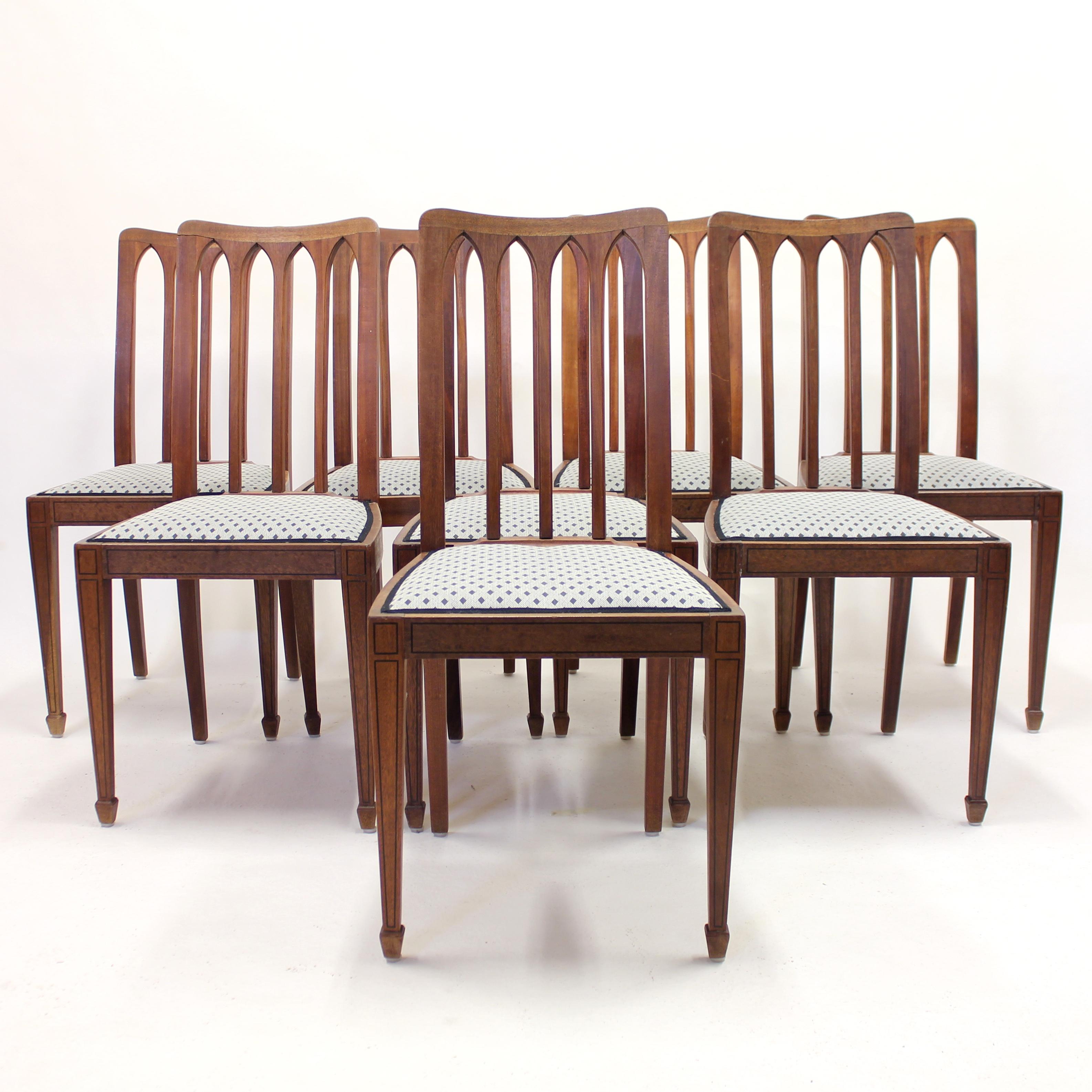 Arts and Crafts Set of 8 Oak Architectural Arts & Crafts Chairs, Early 20th Century