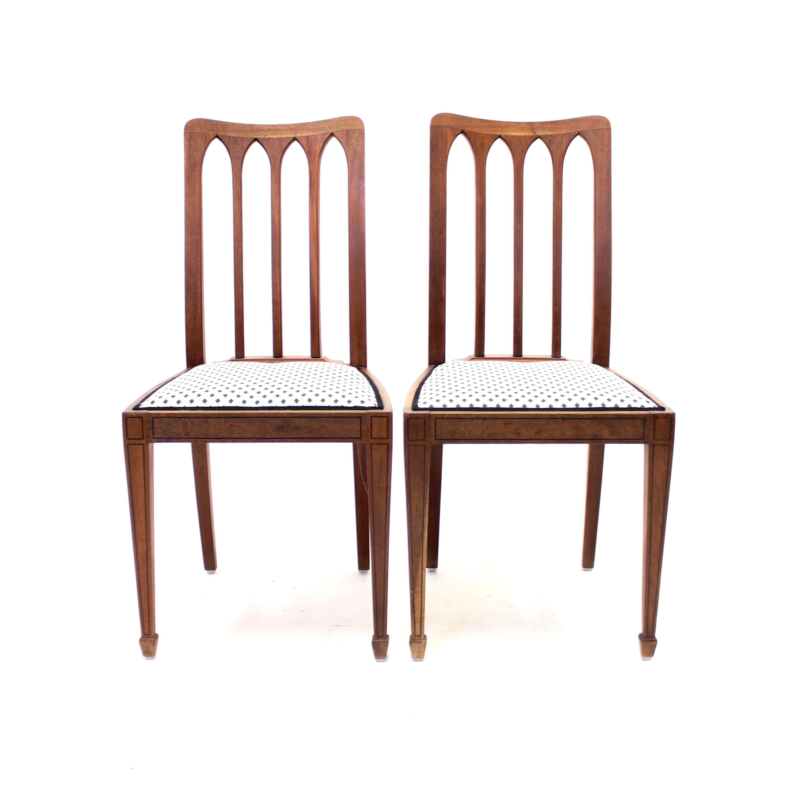 Set of 8 Oak Architectural Arts & Crafts Chairs, Early 20th Century 2
