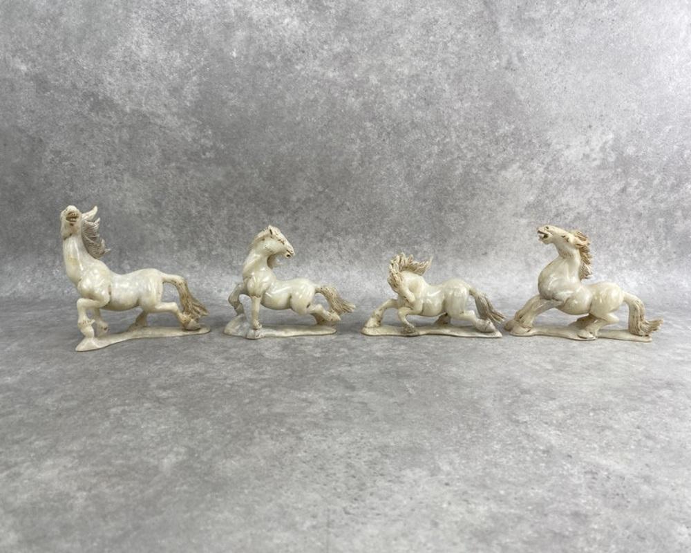 Ensemble de 8 chevaux en jade de Chine ancien Excellent état - En vente à Banská Štiavnica, SK