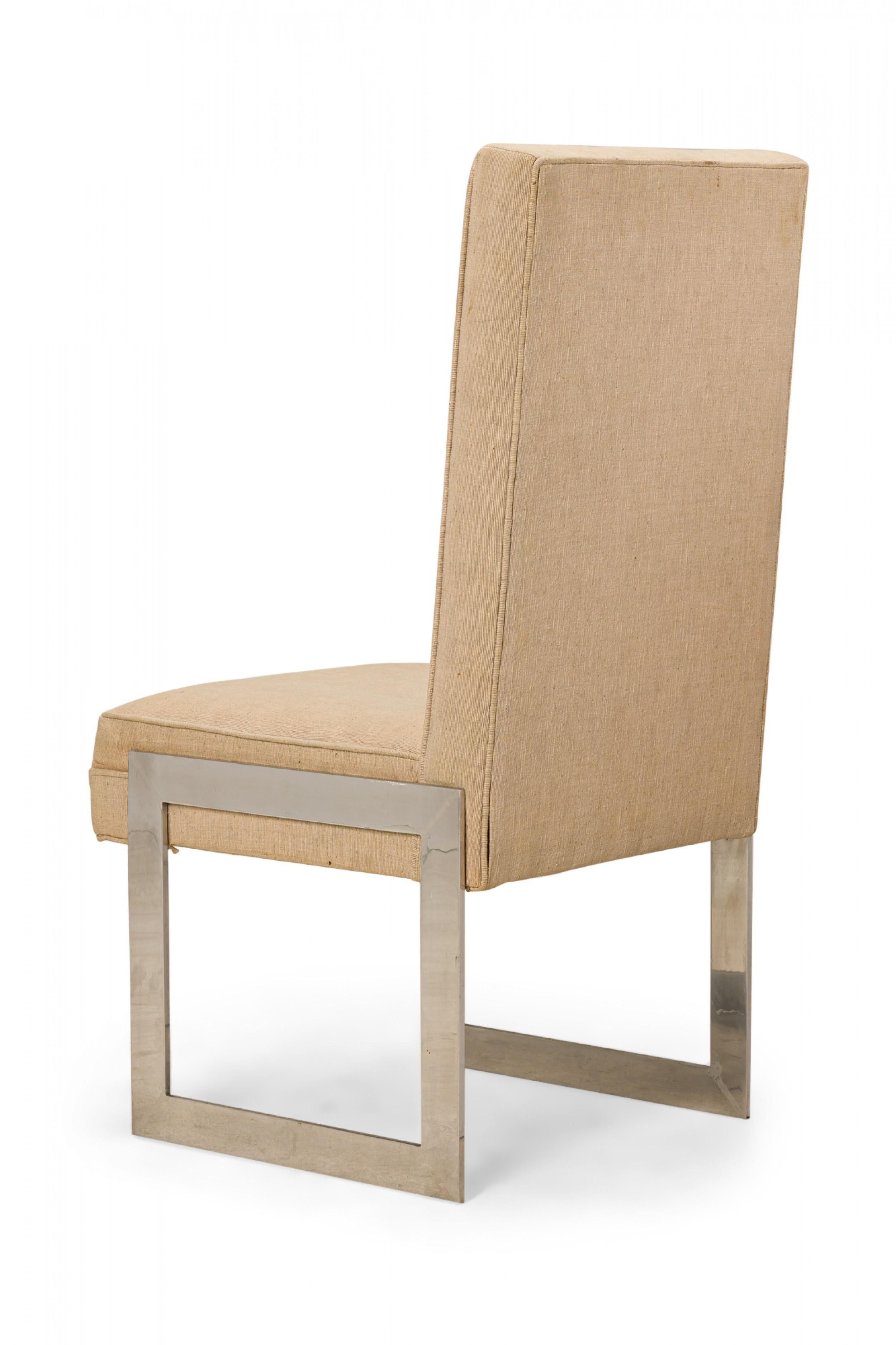 Set di 8 sedie da pranzo Pace Collection con rivestimento in alluminio e beige in vendita 3