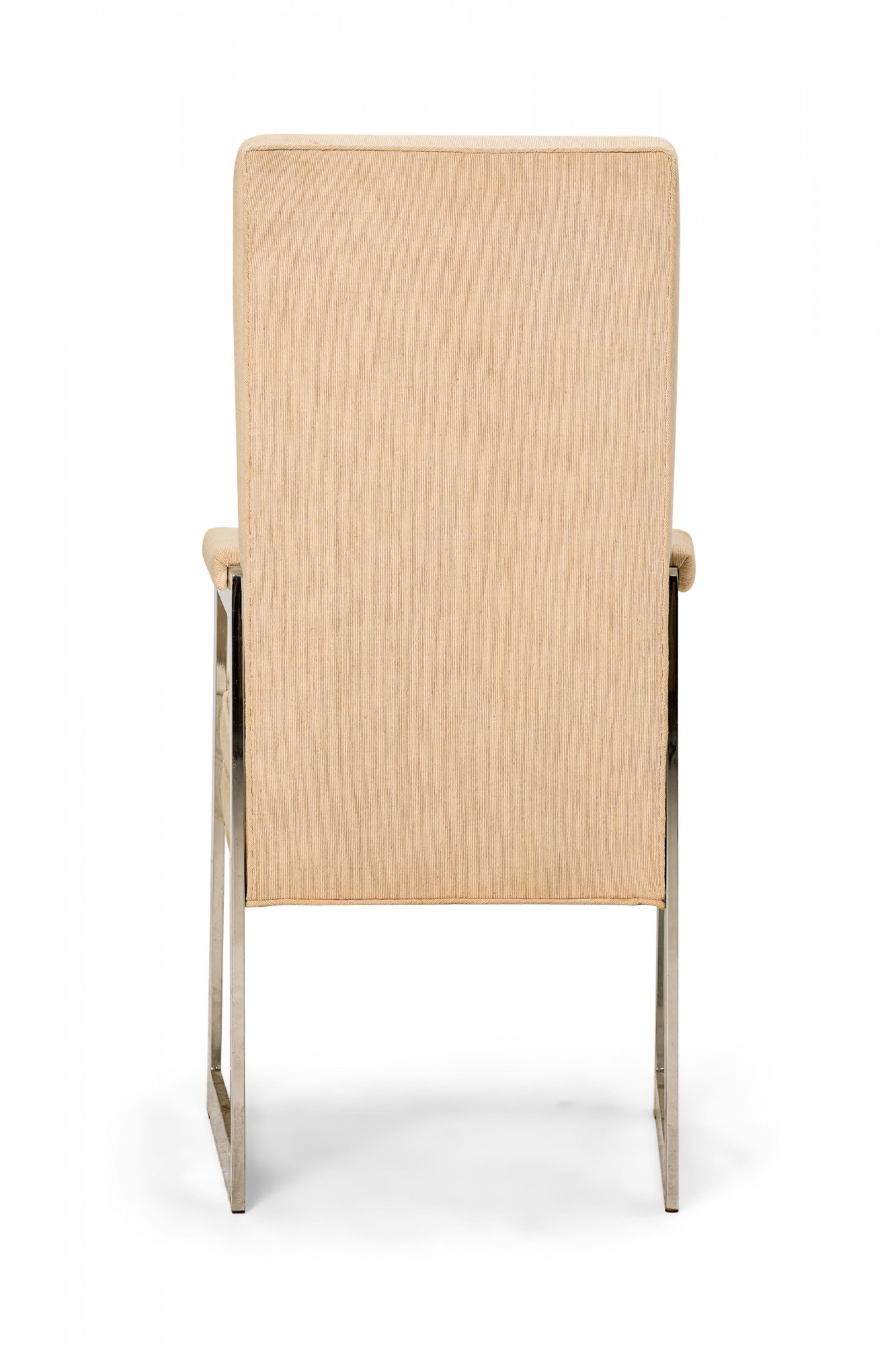 20ième siècle Ensemble de 8 chaises de salle à manger en aluminium et tapisserie beige de la collection Pace en vente