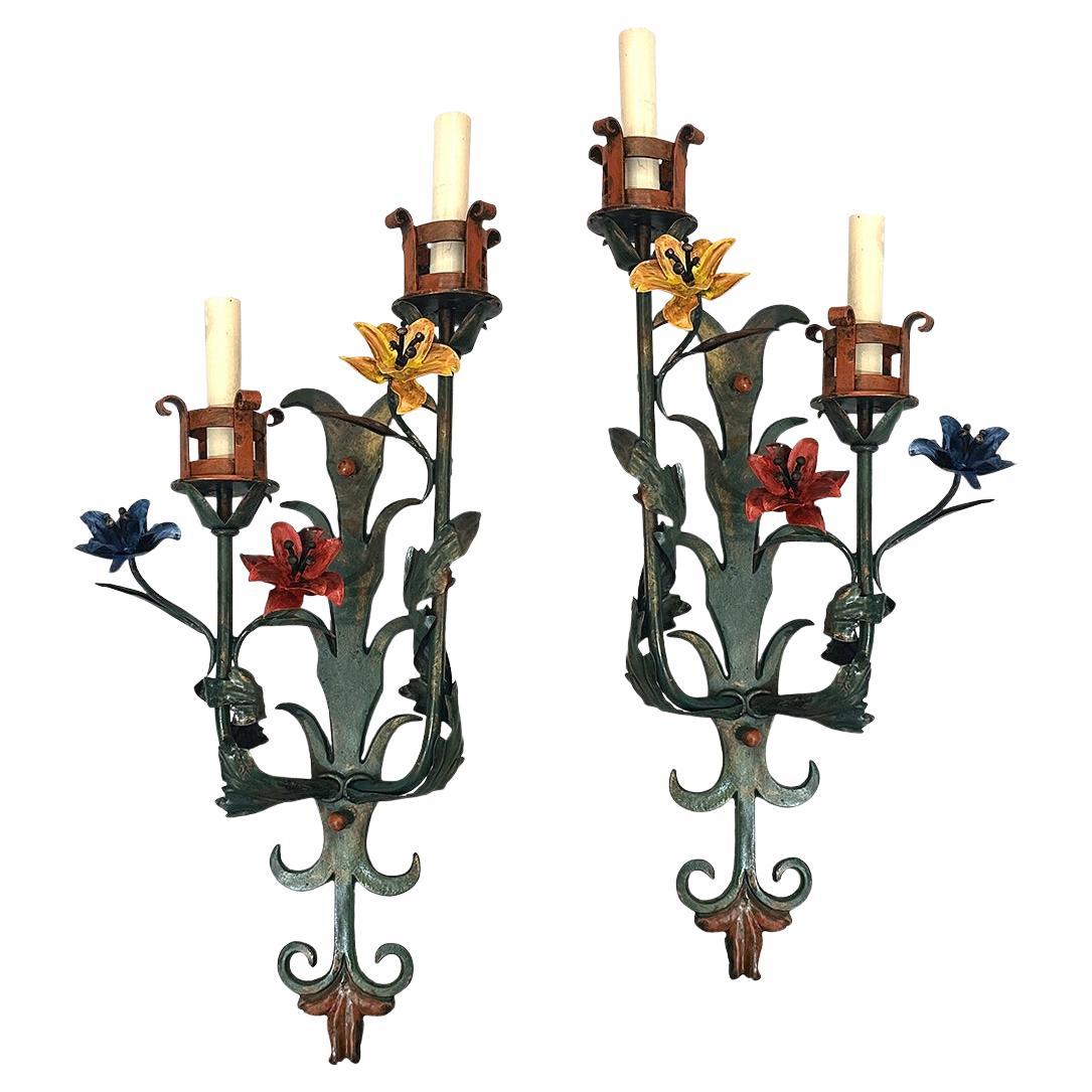 Set von 8 bemalten, geblümten Wandleuchtern, verkauft in Paaren