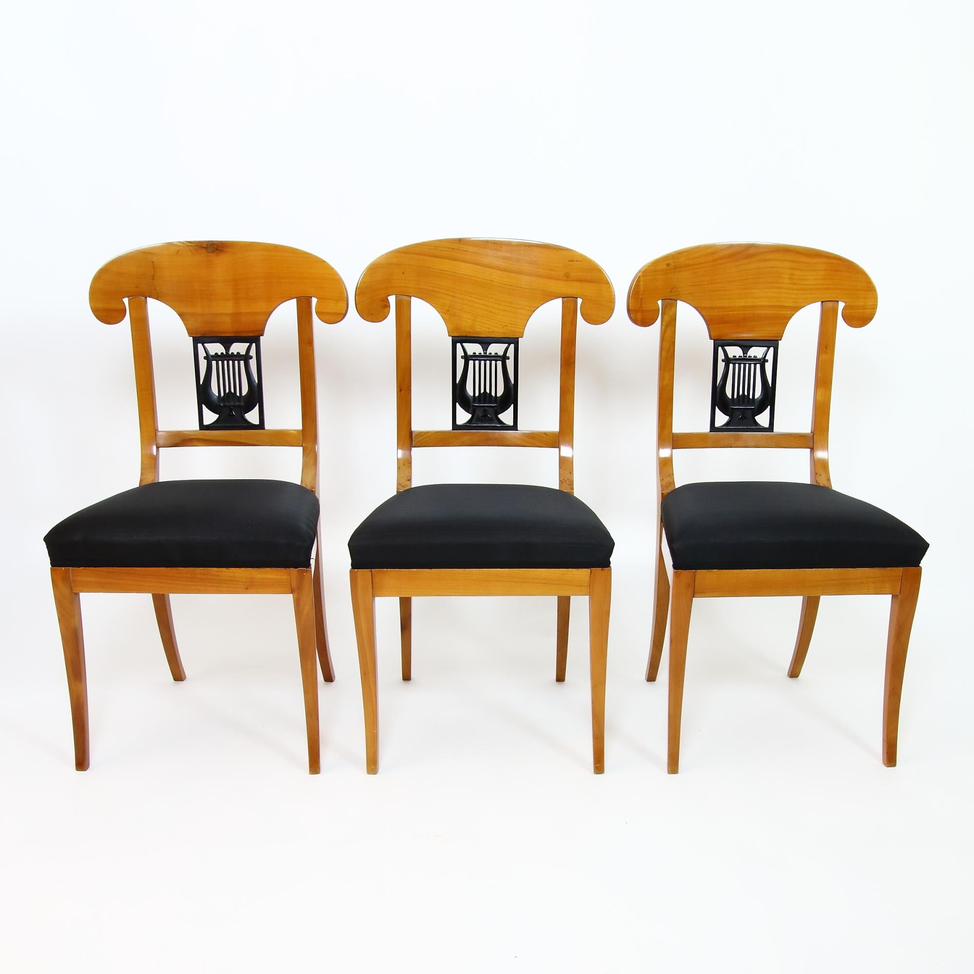 Set of 8 partially Early 19th German Biedermeier Saxe-Coburg provenance chairs: 3 chairs with inventory stamp of Ehrenburg Palace in Coburg (soth Germany)/House of Saxe-Coburg and Gotha, 5 chairs hand-crafted after their model in the late 20th