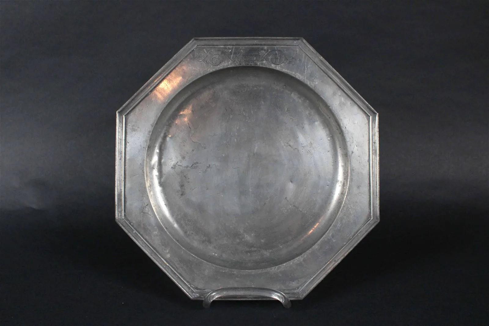 George II Set of 8 Pewter Octagonal Plates, 18th Century