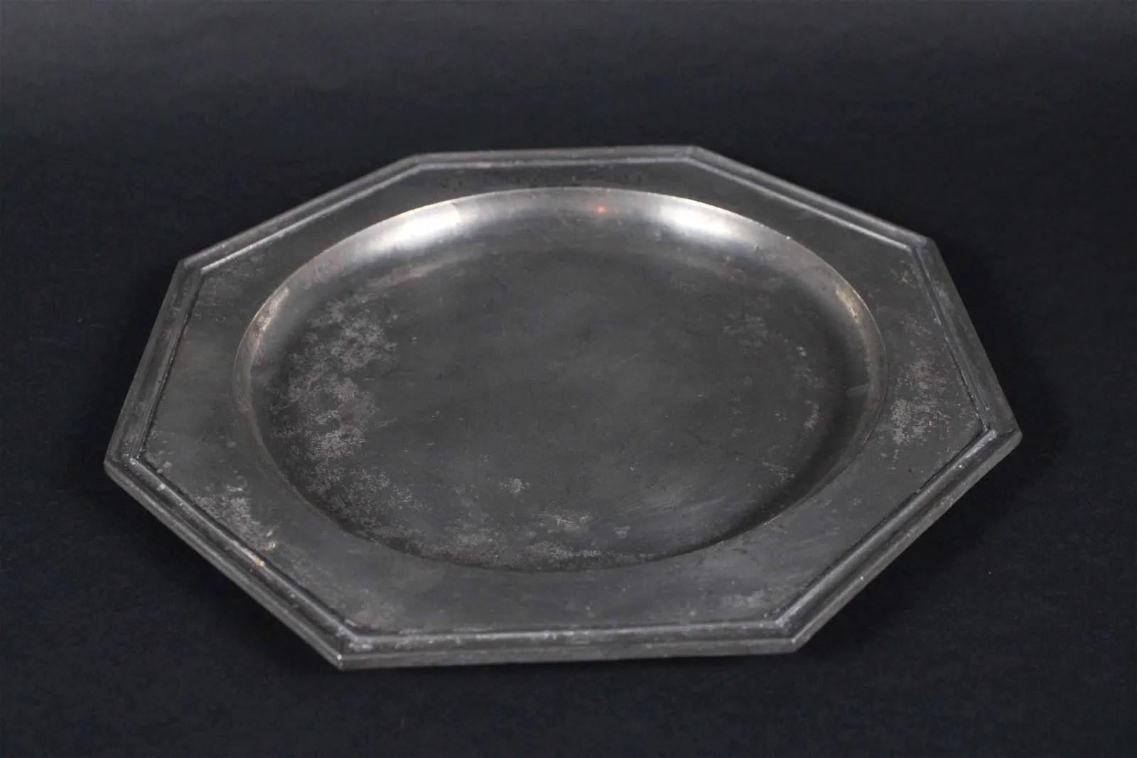 Set of 8 Pewter Octagonal Plates, 18th Century 2