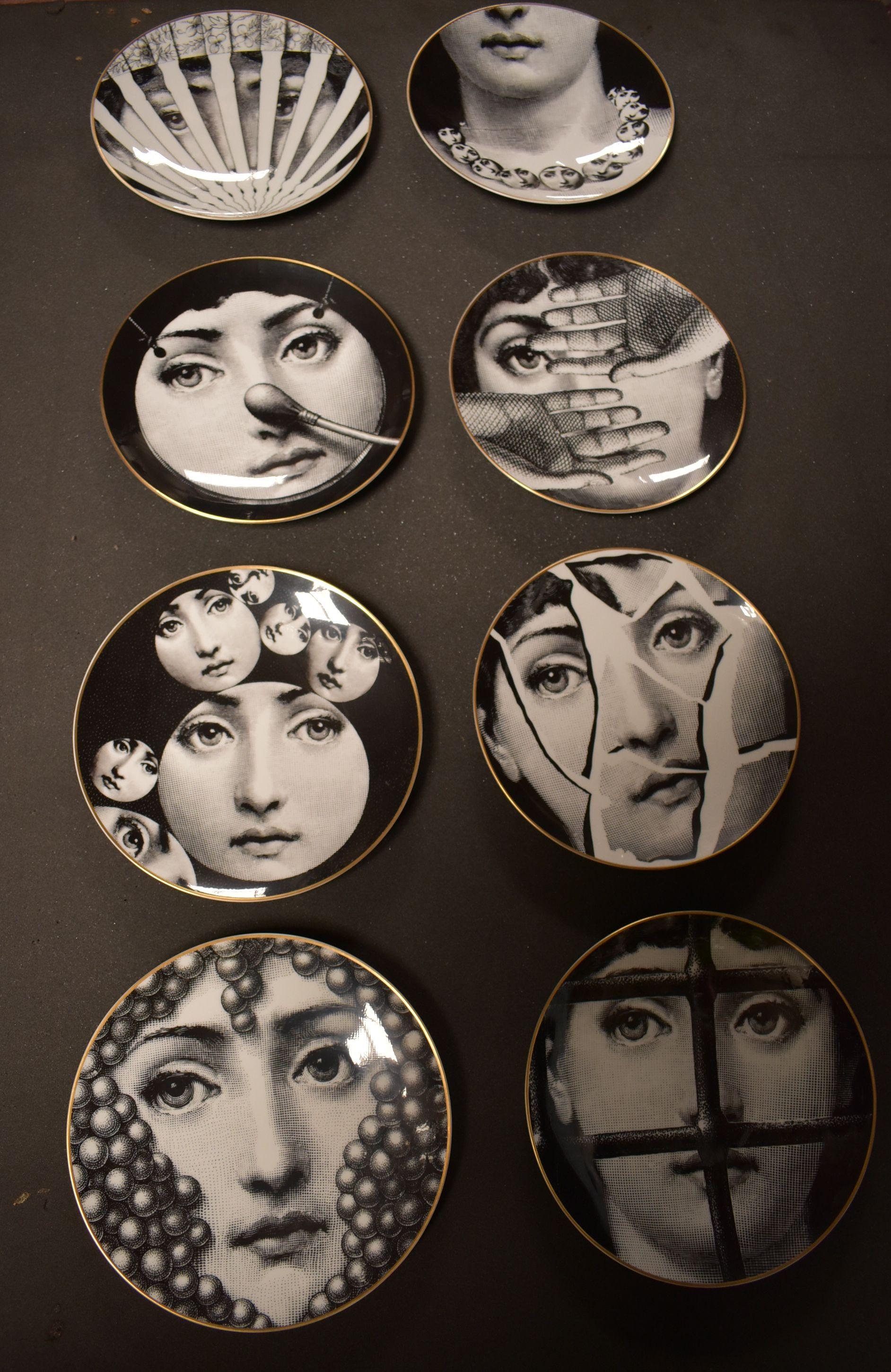 Set of 8 wall display porcelain plates Porcelain Temi E Variazioni design by Piero Fornasetti for Rosenthal with original boxes.